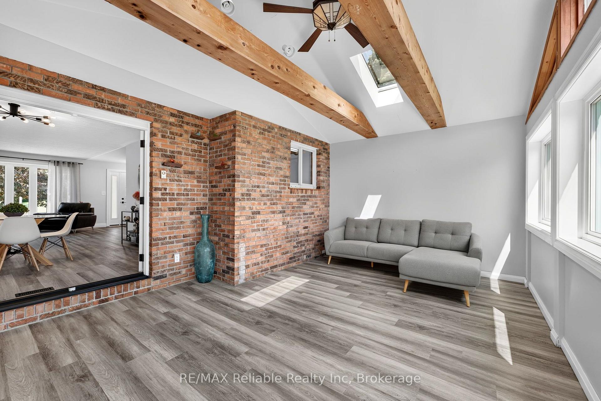 Photo 11 of 17 Suncoast Drive W, Goderich, Goderich (Town) — HOMEH