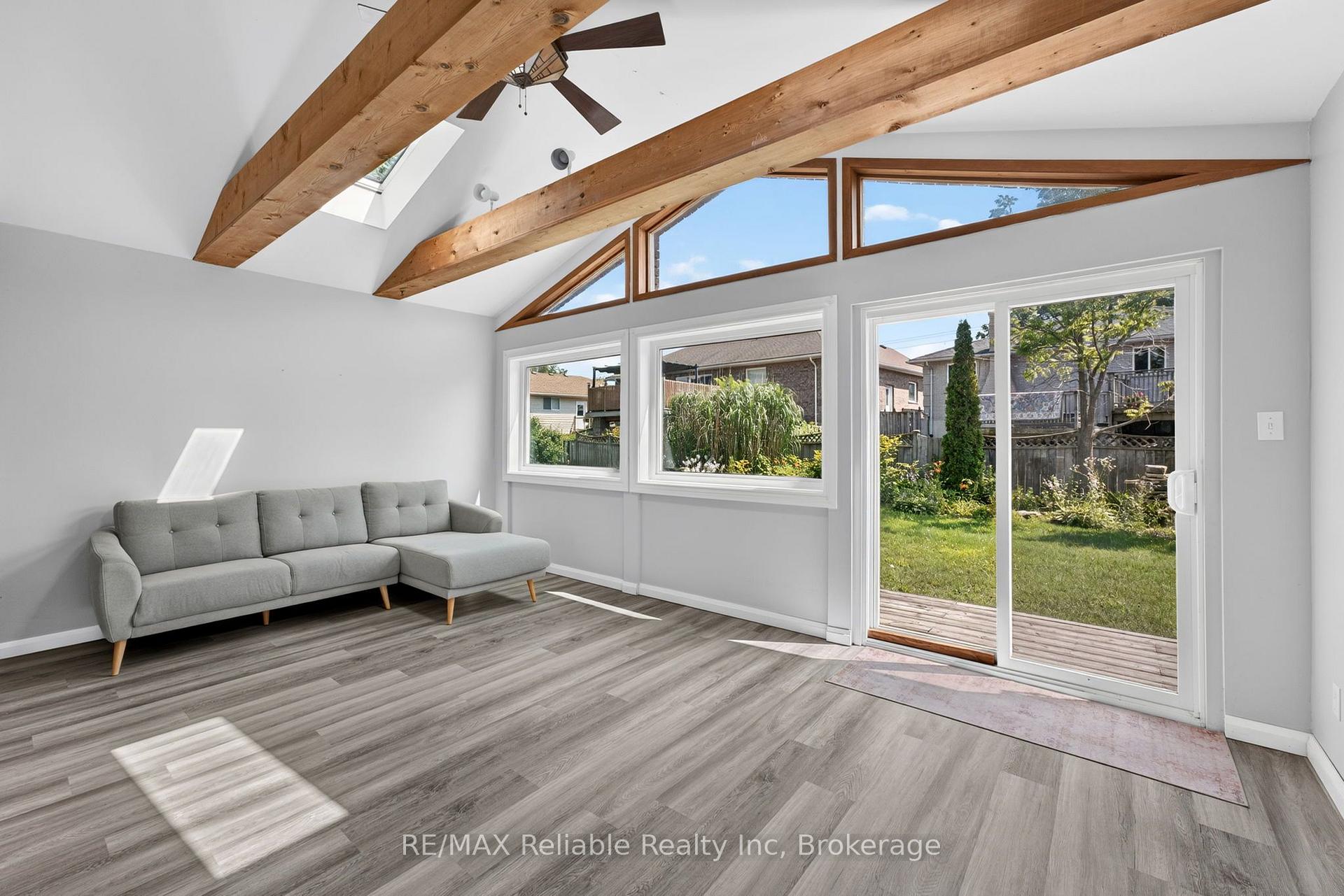 Photo 12 of 17 Suncoast Drive W, Goderich, Goderich (Town) — HOMEH