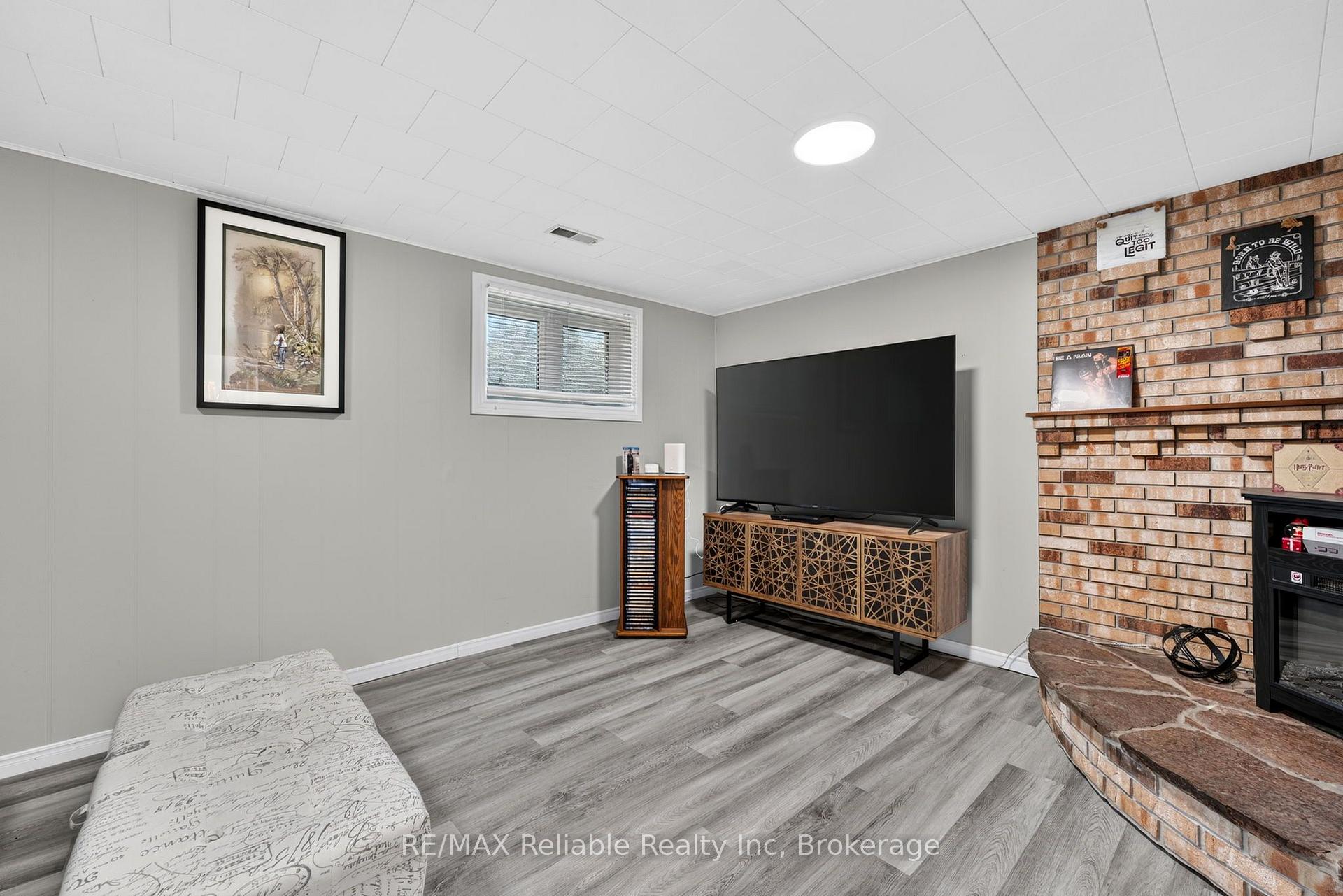 Photo 33 of 17 Suncoast Drive W, Goderich, Goderich (Town) — HOMEH