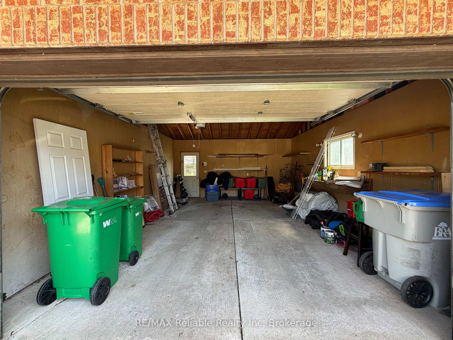 Photo 55 of 17 Suncoast Drive W, Goderich, Goderich (Town) — HOMEH