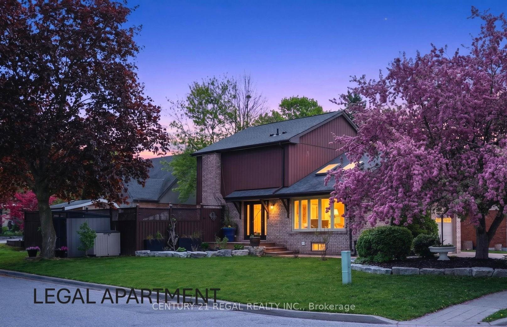 Front of 481 Camelot Drive W