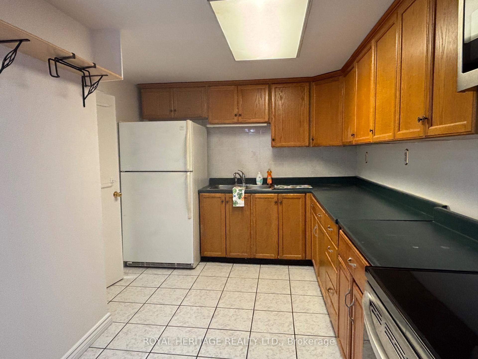 Photo 13 of 9 Dowers Drive, Ajax, Central — HOMEH