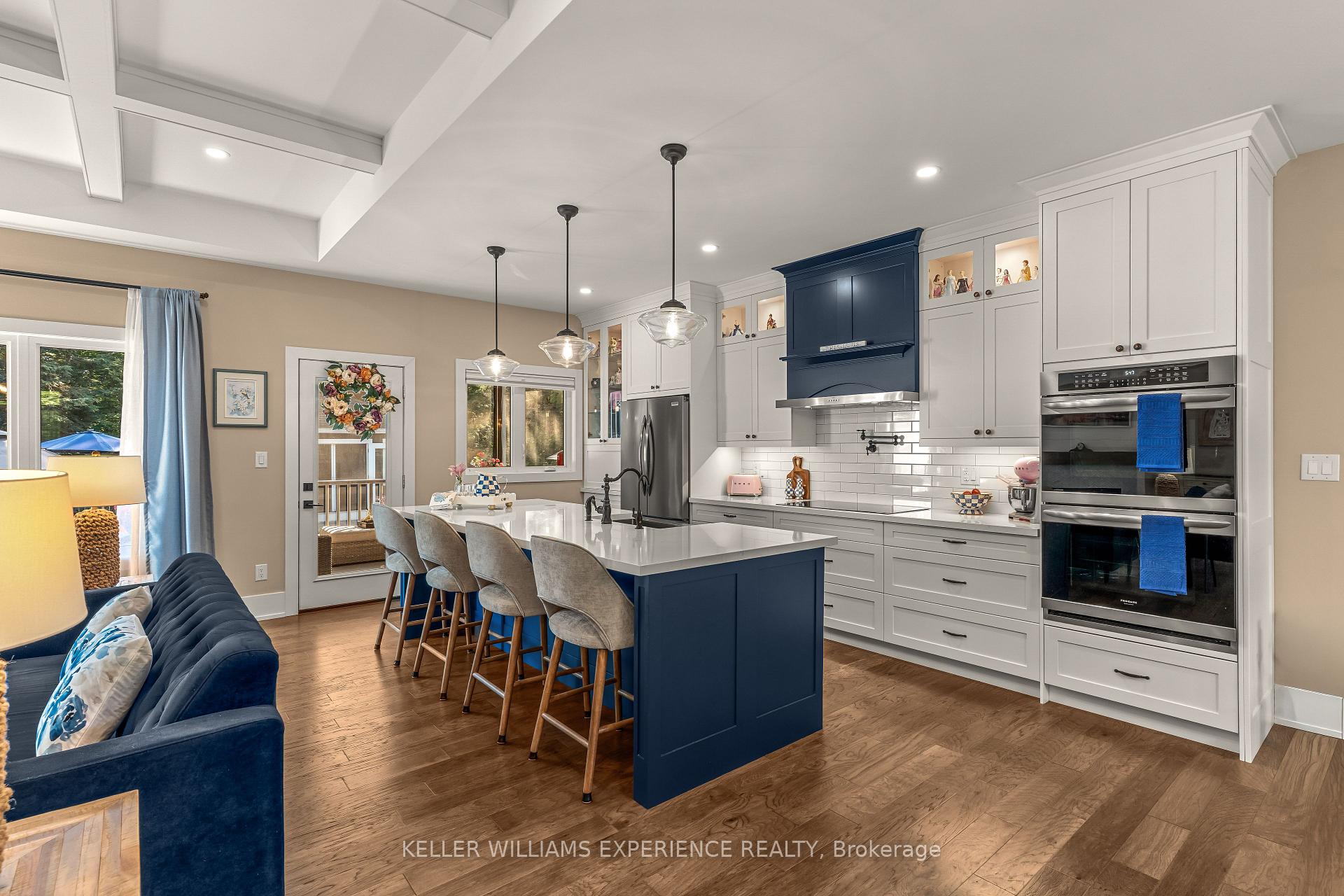 Photo 4 of 1104 Xavier Street, Gravenhurst, Wood (Gravenhurst) — HOMEH