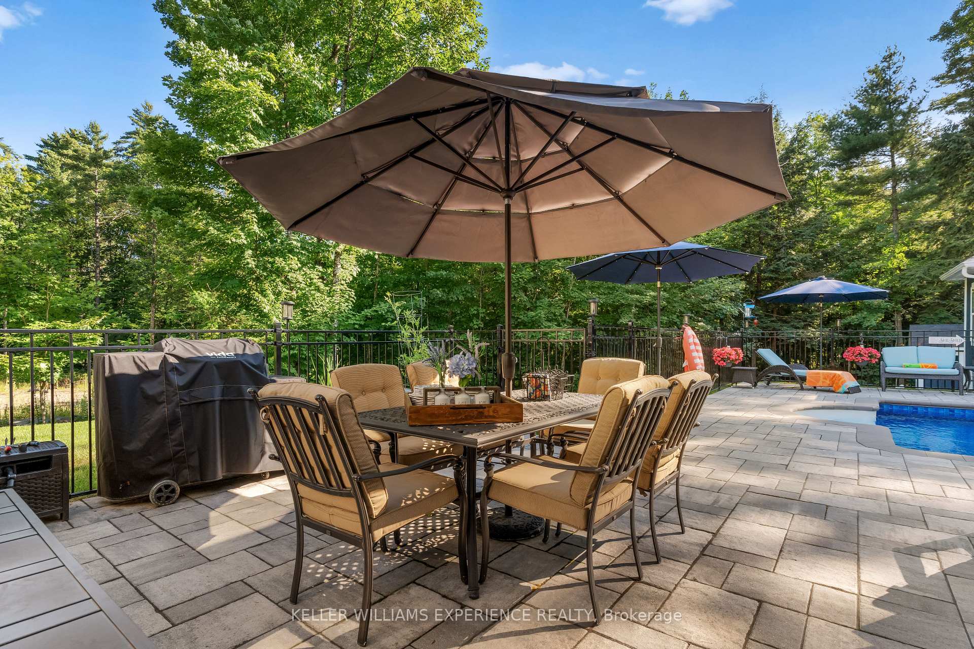 Photo 32 of 1104 Xavier Street, Gravenhurst, Wood (Gravenhurst) — HOMEH