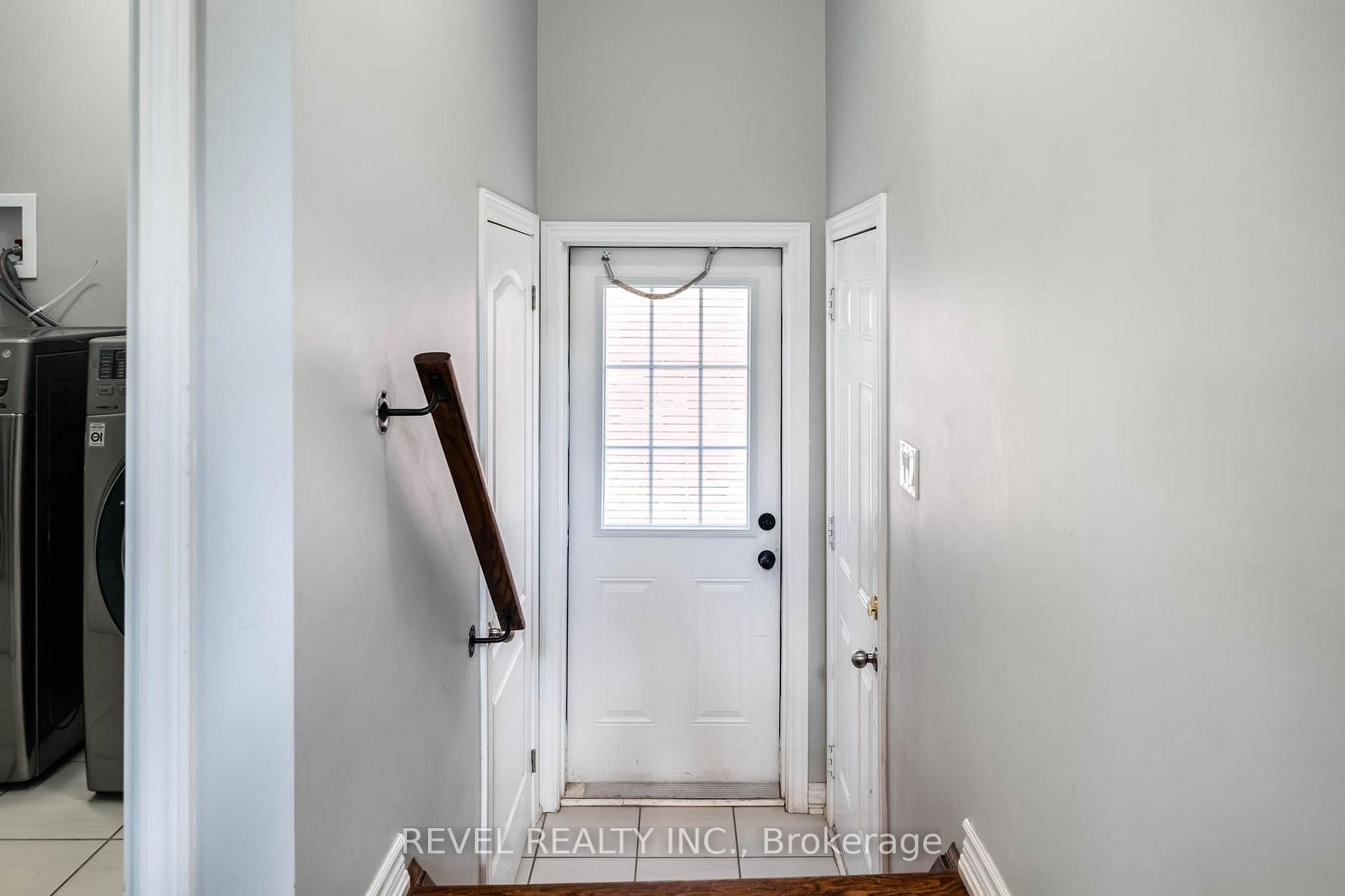 Photo 10 of 401 Tansley Street, Shelburne — HOMEH