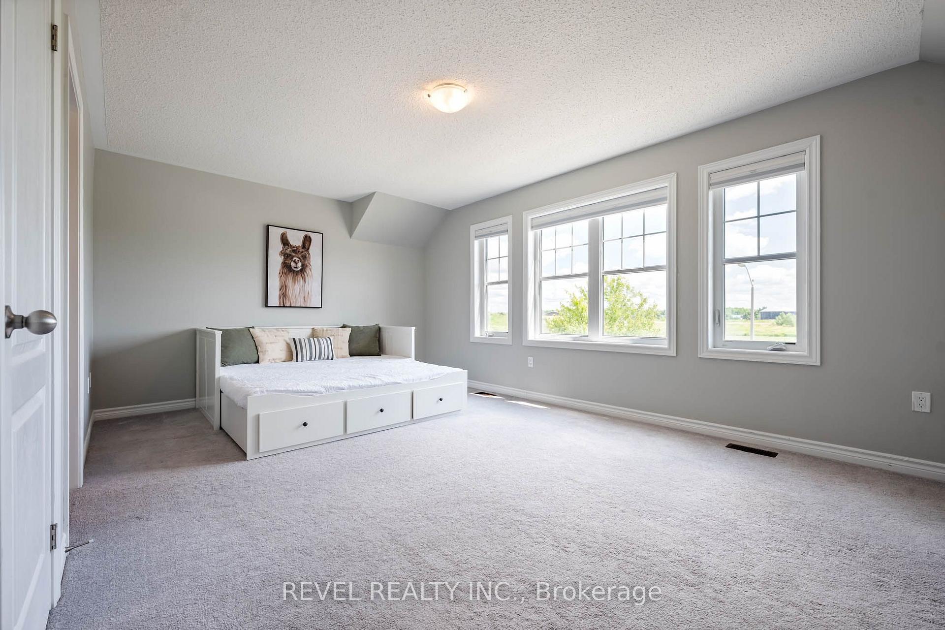 Photo 24 of 401 Tansley Street, Shelburne — HOMEH