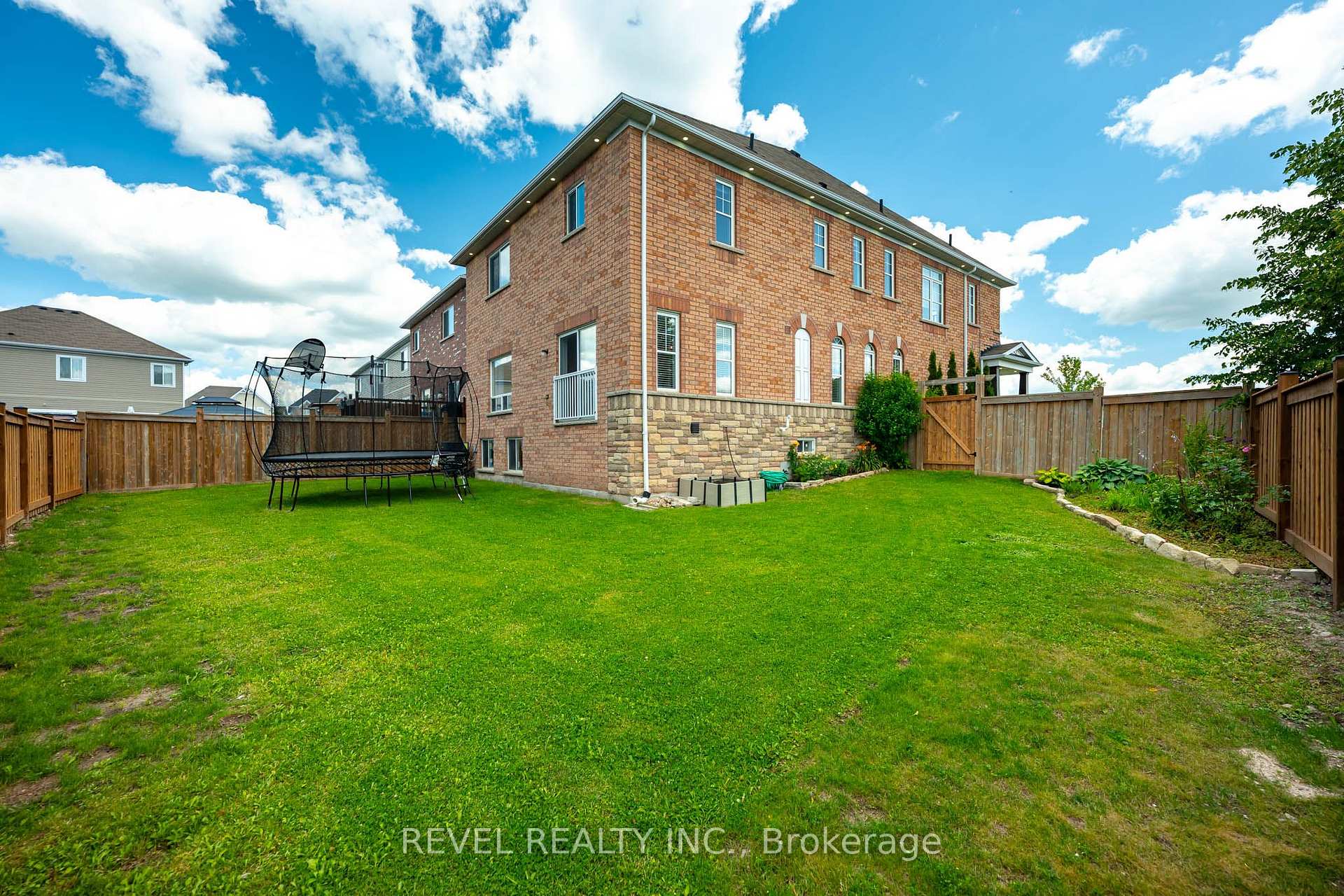 Photo 47 of 401 Tansley Street, Shelburne — HOMEH