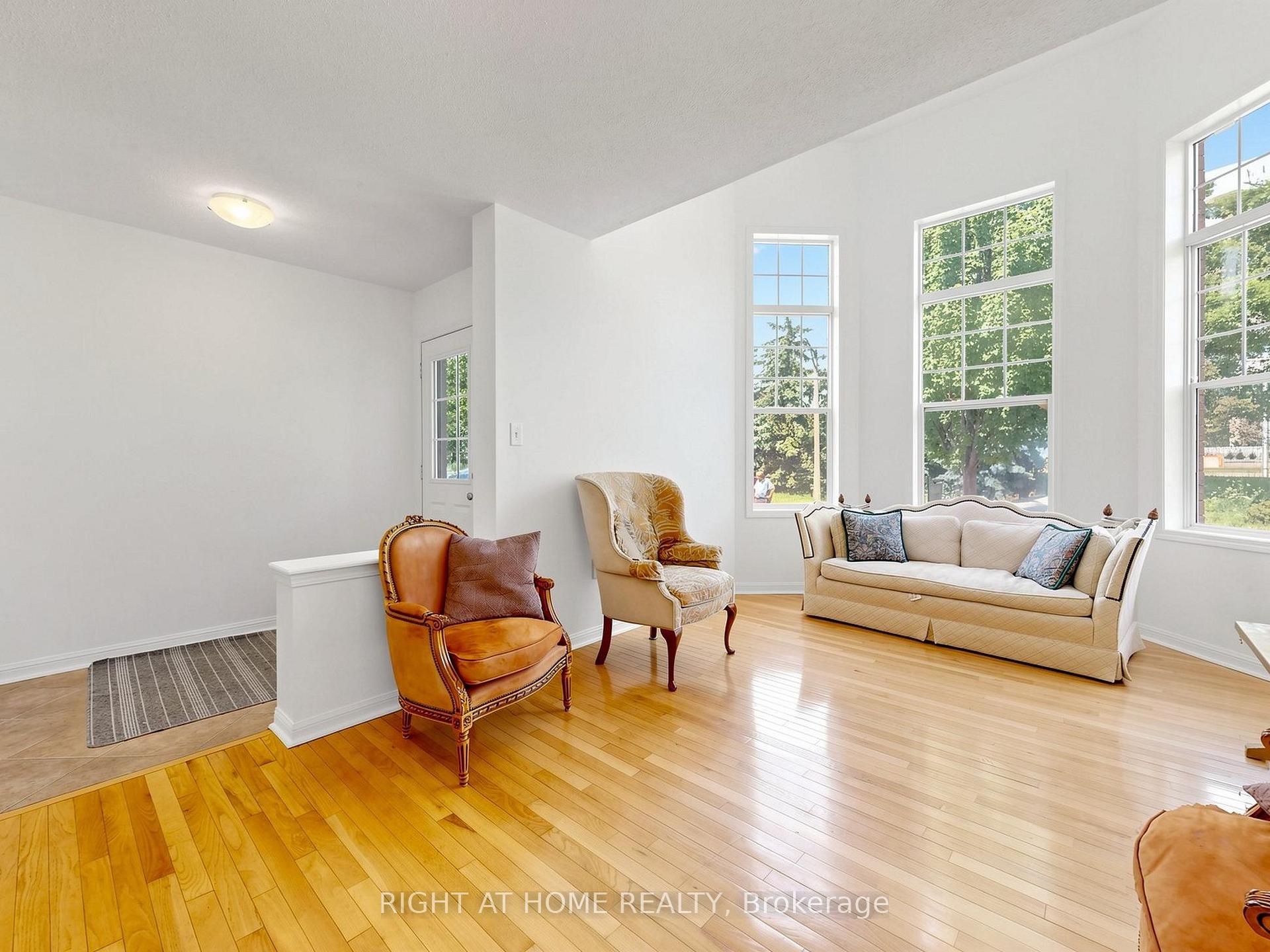 Photo 5 of 3114 Scotscraig Crescent, Oakville, Bronte Creek — HOMEH
