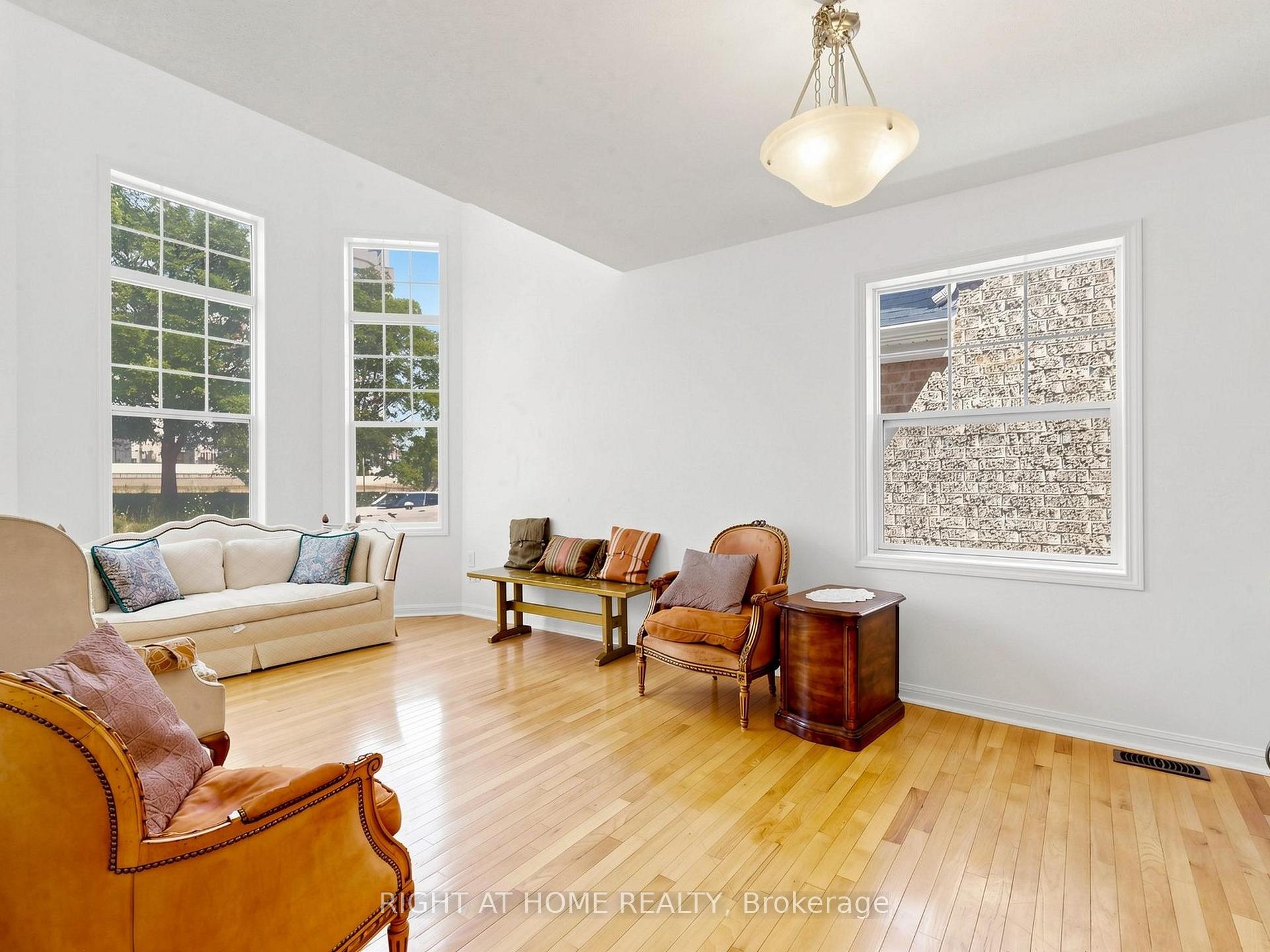 Photo 6 of 3114 Scotscraig Crescent, Oakville, Bronte Creek — HOMEH