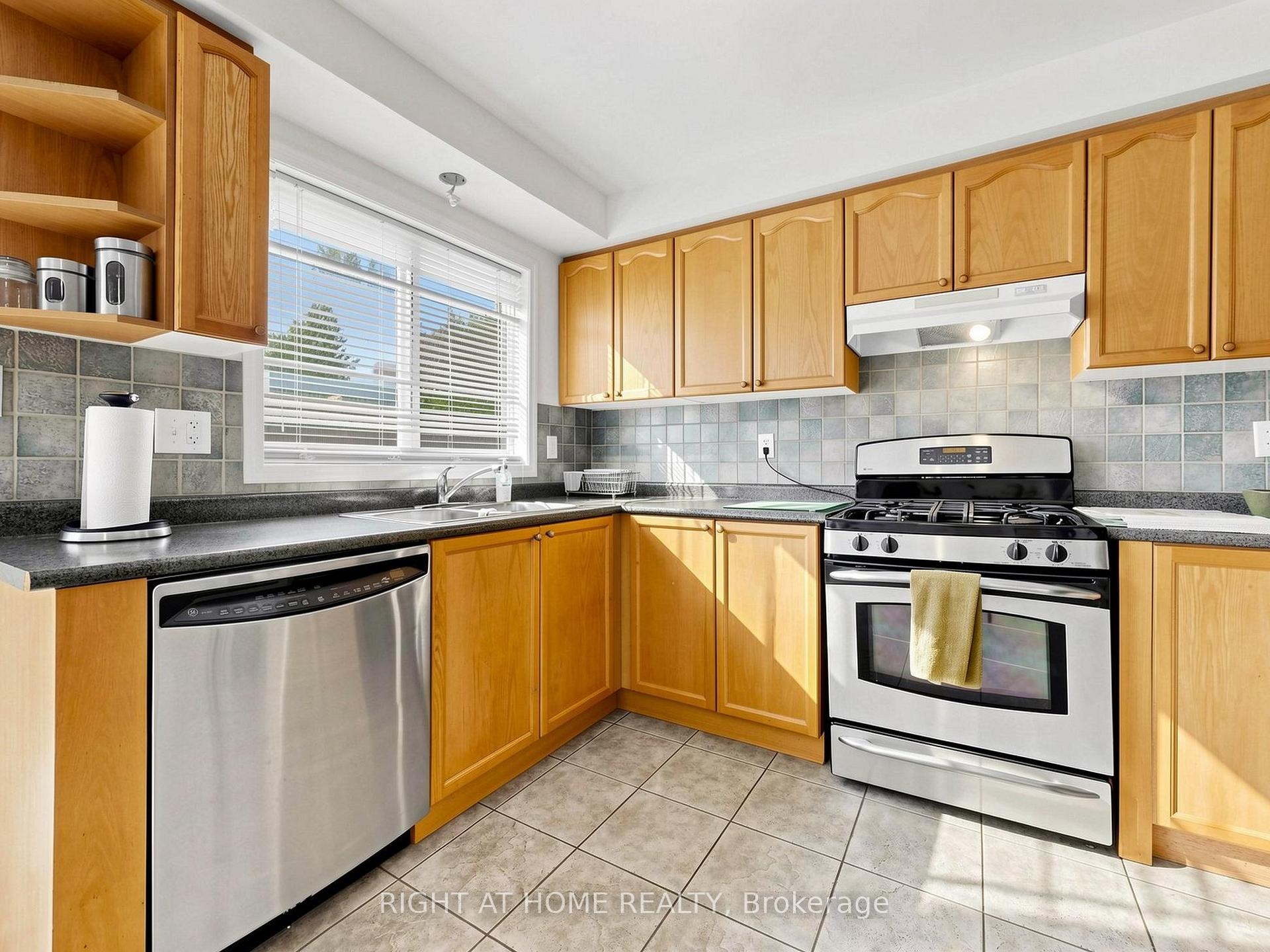 Photo 9 of 3114 Scotscraig Crescent, Oakville, Bronte Creek — HOMEH