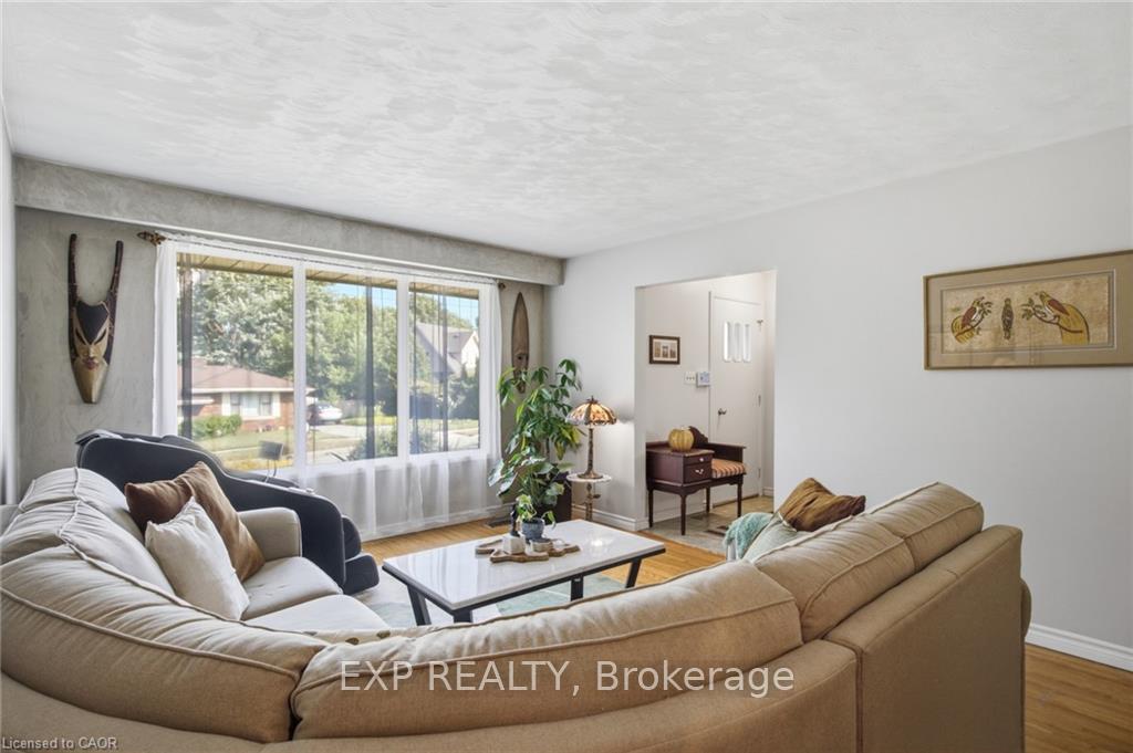 Photo 13 of 11 Summit Crescent, Guelph, Exhibition Park — HOMEH