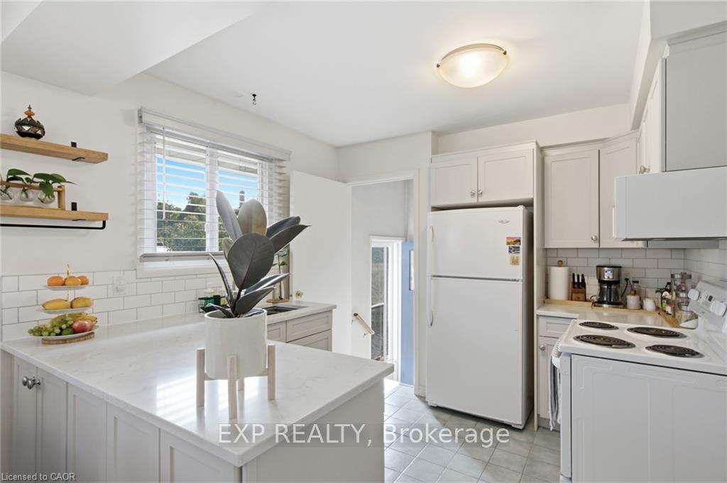 Photo 23 of 11 Summit Crescent, Guelph, Exhibition Park — HOMEH