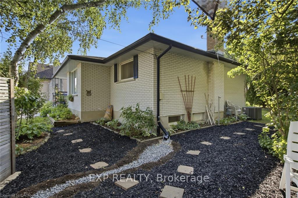 Photo 84 of 11 Summit Crescent, Guelph, Exhibition Park — HOMEH