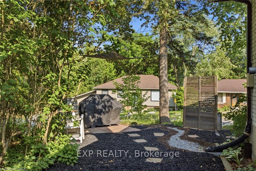 Photo 86 of 11 Summit Crescent, Guelph, Exhibition Park — HOMEH