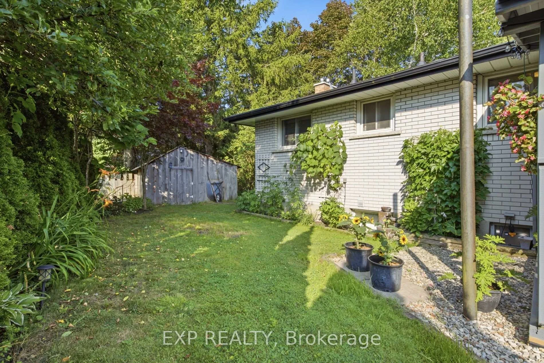 Photo 75 of 11 Summit Crescent, Guelph, Exhibition Park — HOMEH