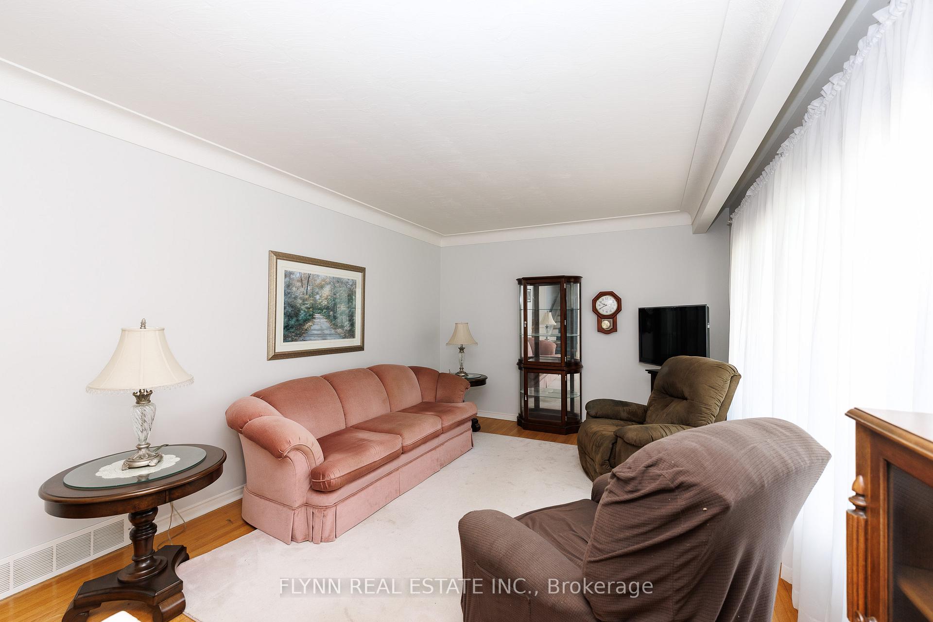 Photo 5 of 8968 Banting Avenue, Niagara Falls, Chippawa — HOMEH