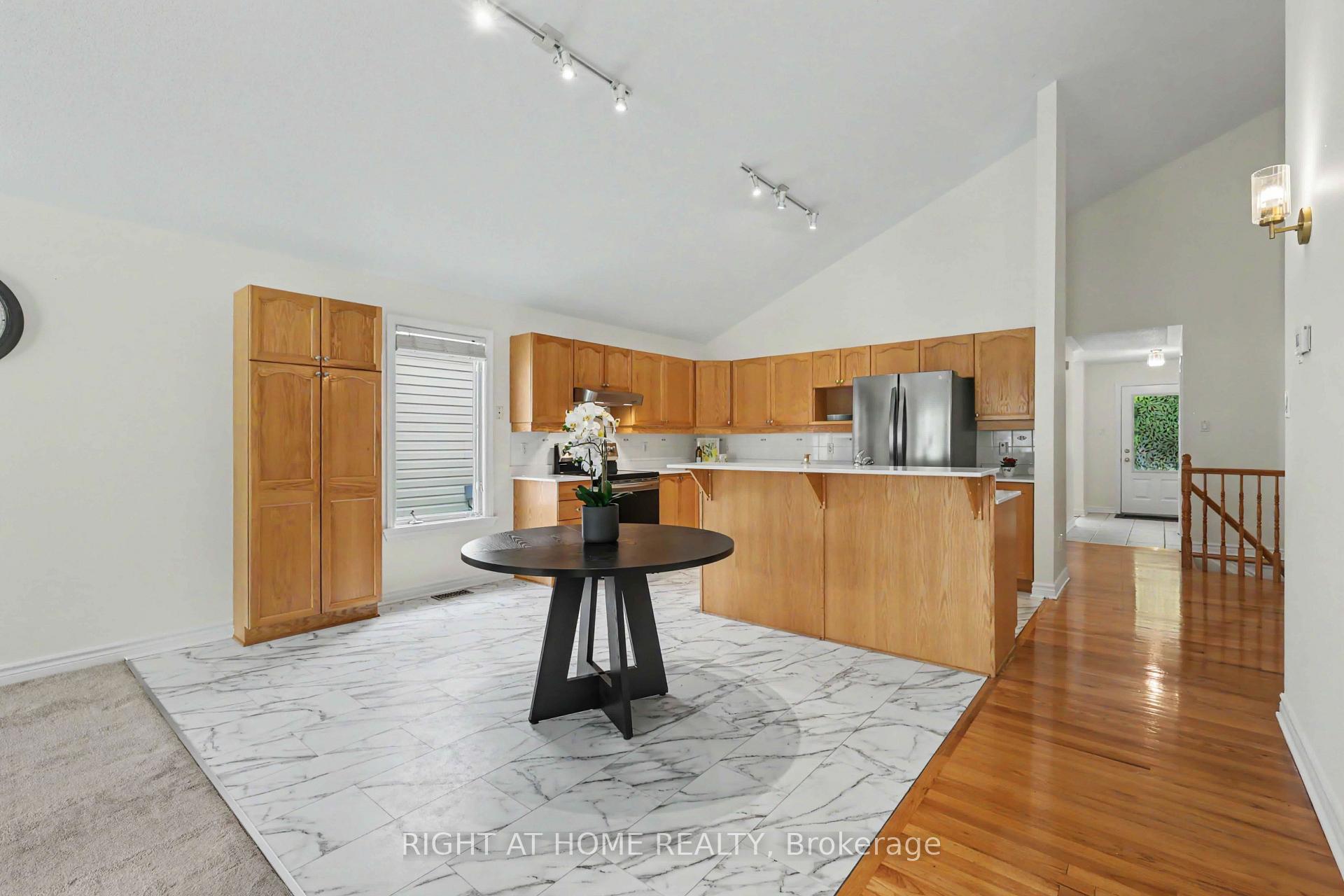 Photo 9 of 54 Fieldcrest Avenue, Ottawa, Barrhaven - Longfields — HOMEH