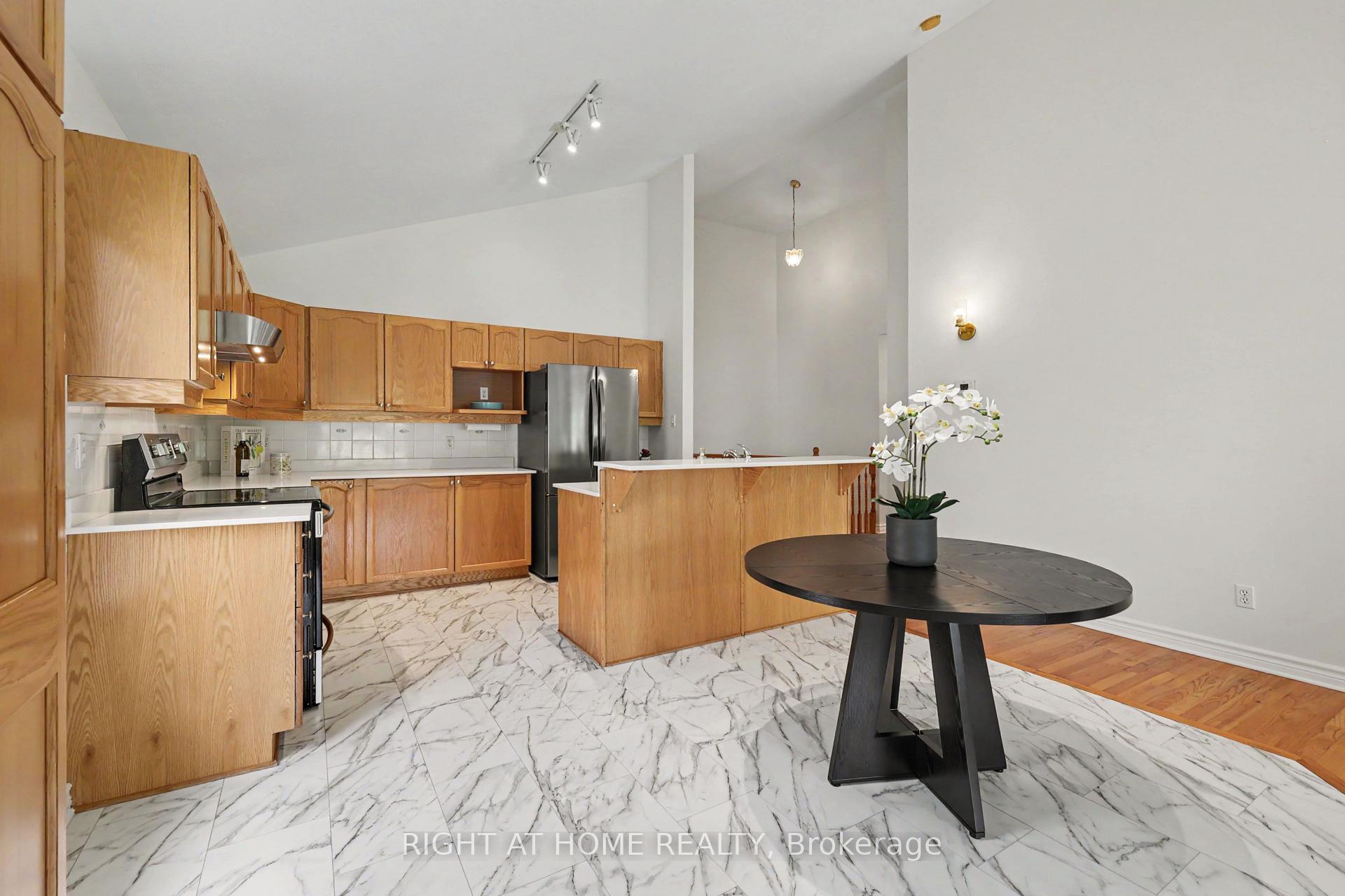 Photo 11 of 54 Fieldcrest Avenue, Ottawa, Barrhaven - Longfields — HOMEH