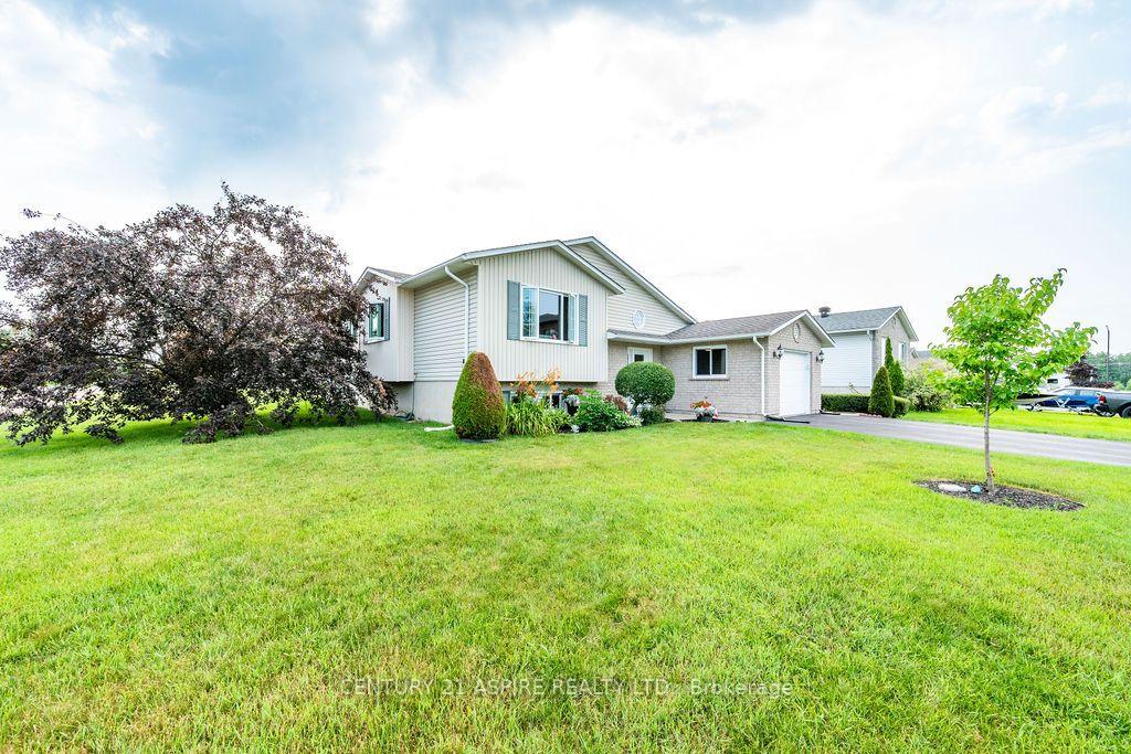 Photo 3 of 3 Highland Park Drive, Petawawa, Petawawa — HOMEH