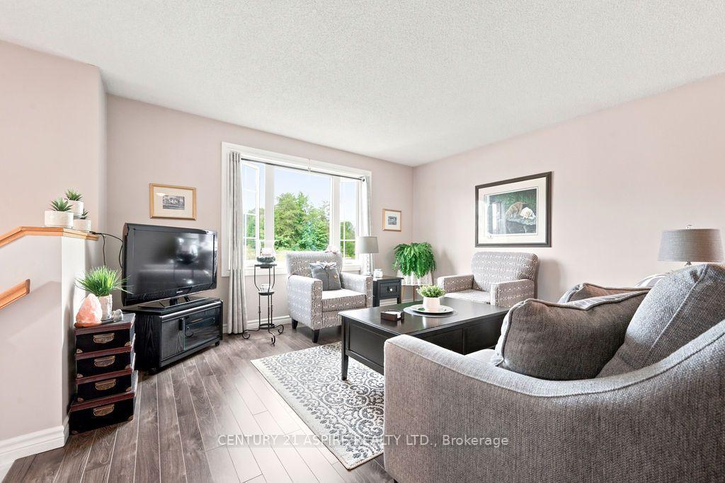 Photo 6 of 3 Highland Park Drive, Petawawa, Petawawa — HOMEH