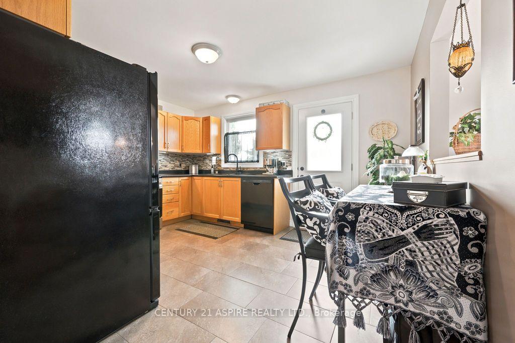 Photo 11 of 3 Highland Park Drive, Petawawa, Petawawa — HOMEH
