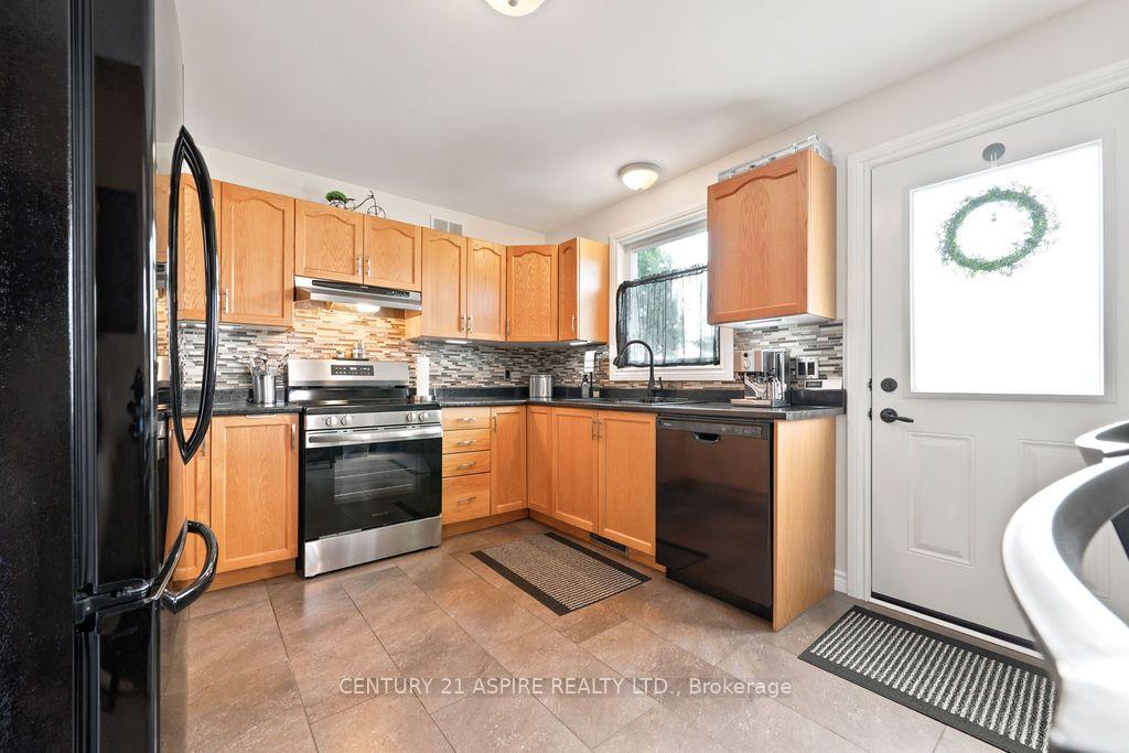 Photo 12 of 3 Highland Park Drive, Petawawa, Petawawa — HOMEH