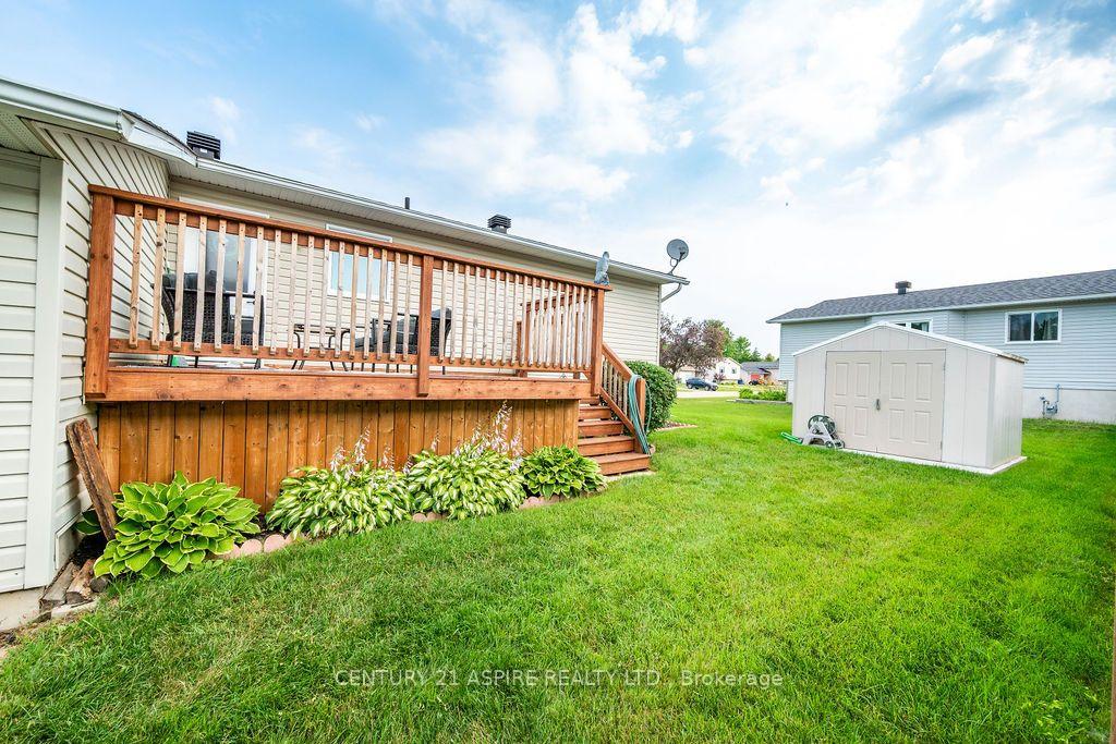Photo 41 of 3 Highland Park Drive, Petawawa, Petawawa — HOMEH