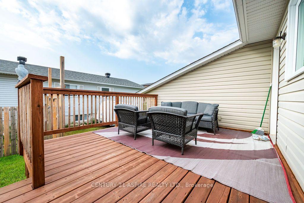 Photo 42 of 3 Highland Park Drive, Petawawa, Petawawa — HOMEH