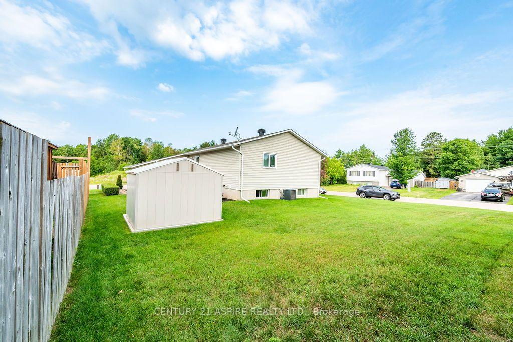 Photo 43 of 3 Highland Park Drive, Petawawa, Petawawa — HOMEH
