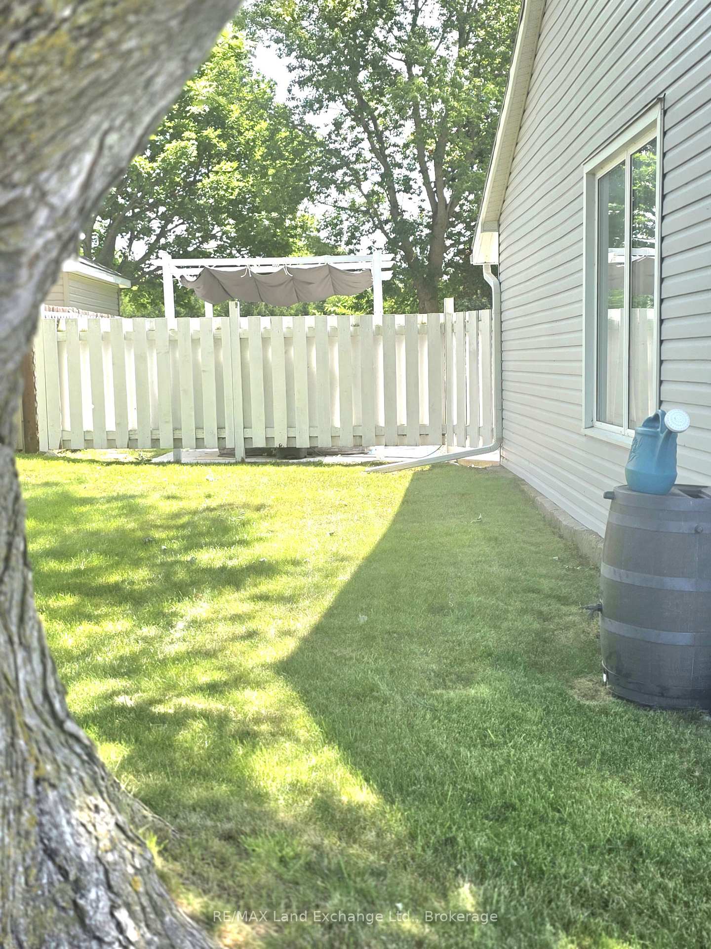 Photo 3 of 265 Queen Street, Kincardine — HOMEH