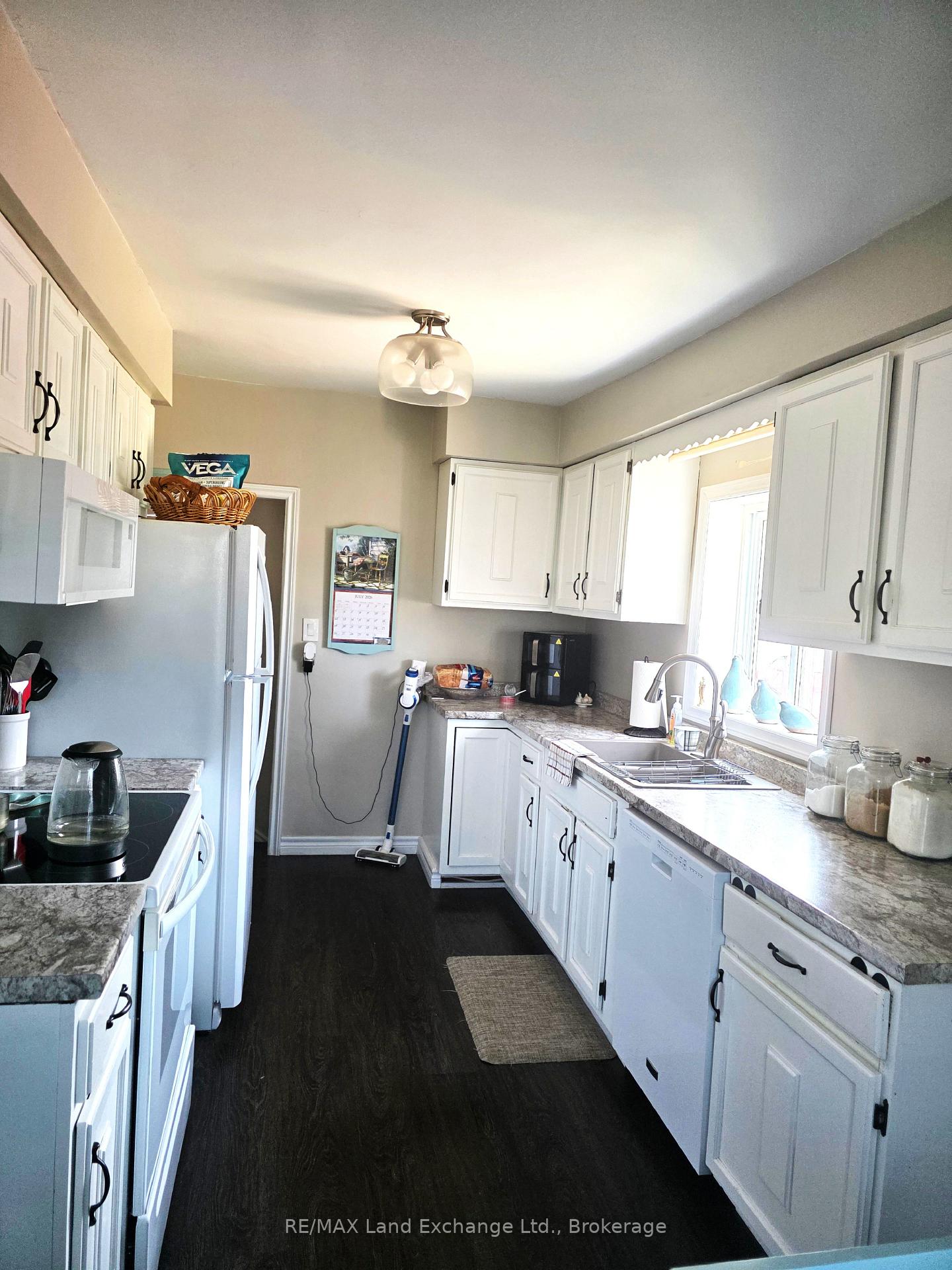 Photo 10 of 265 Queen Street, Kincardine — HOMEH