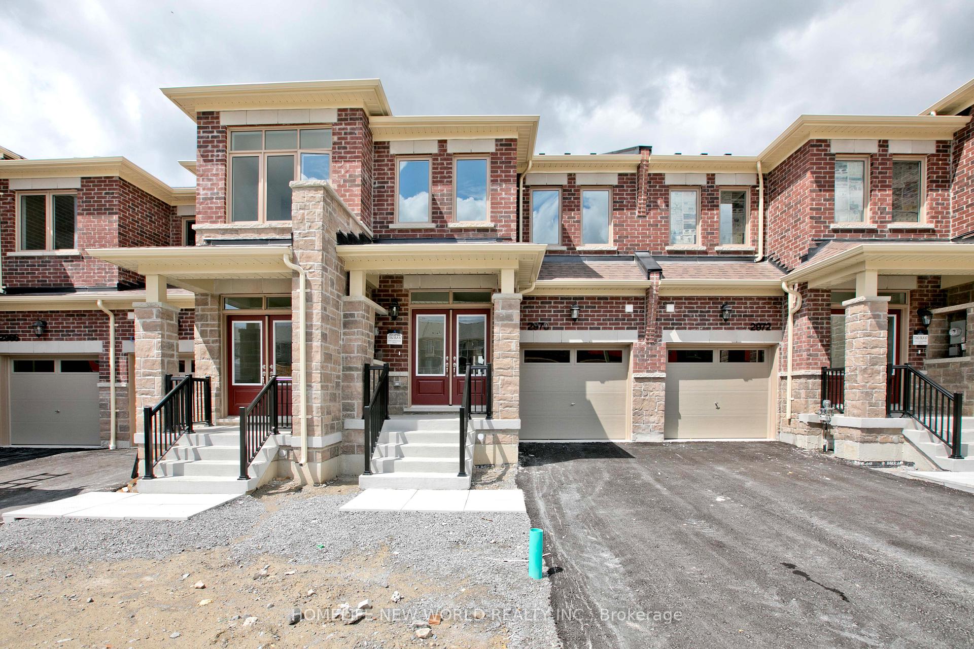 Photo 2 of 2970 Gatestone Path, Pickering, Rural Pickering — HOMEH