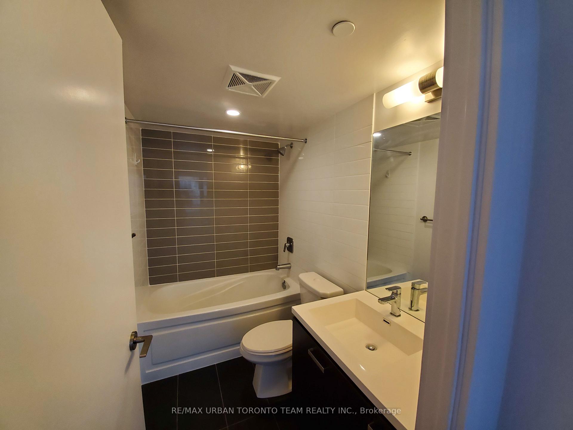 Photo 14 of Unit 308, 125 Redpath Avenue, Toronto, Mount Pleasant East — HOMEH
