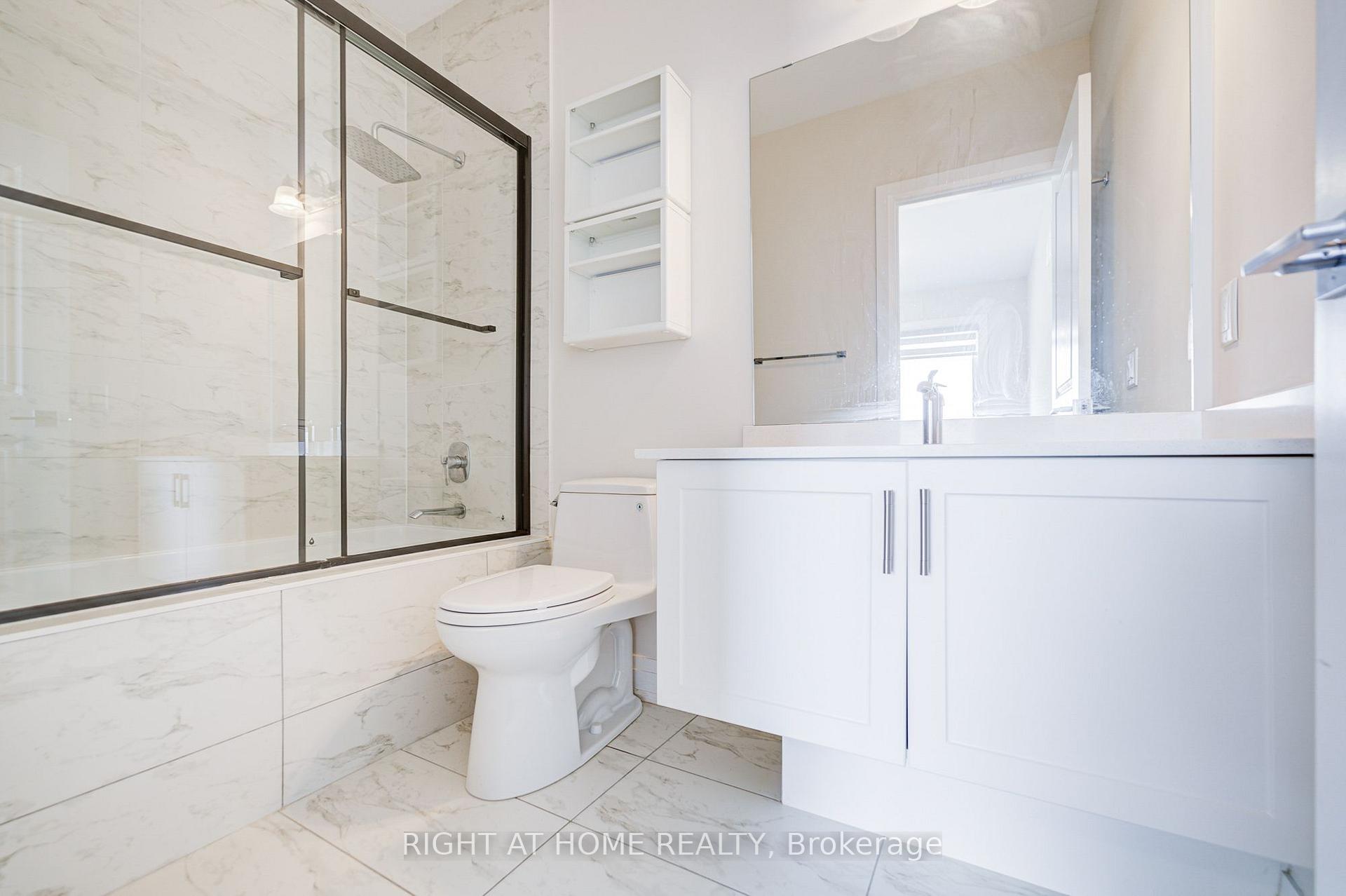 Photo 3 of Unit Unit 3C, 33 John Stocks Way, Markham, Thornhill — HOMEH