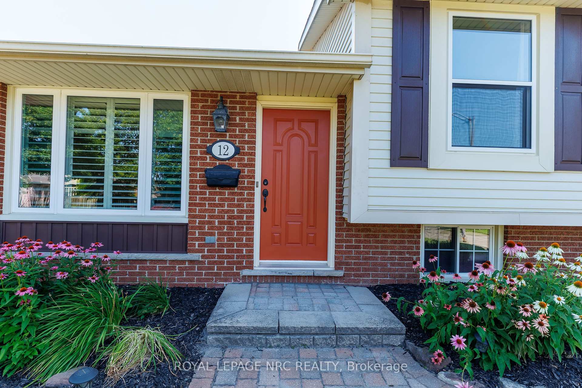 Photo 2 of 12 Willcher Drive, St. Catharines, Lakeshore — HOMEH