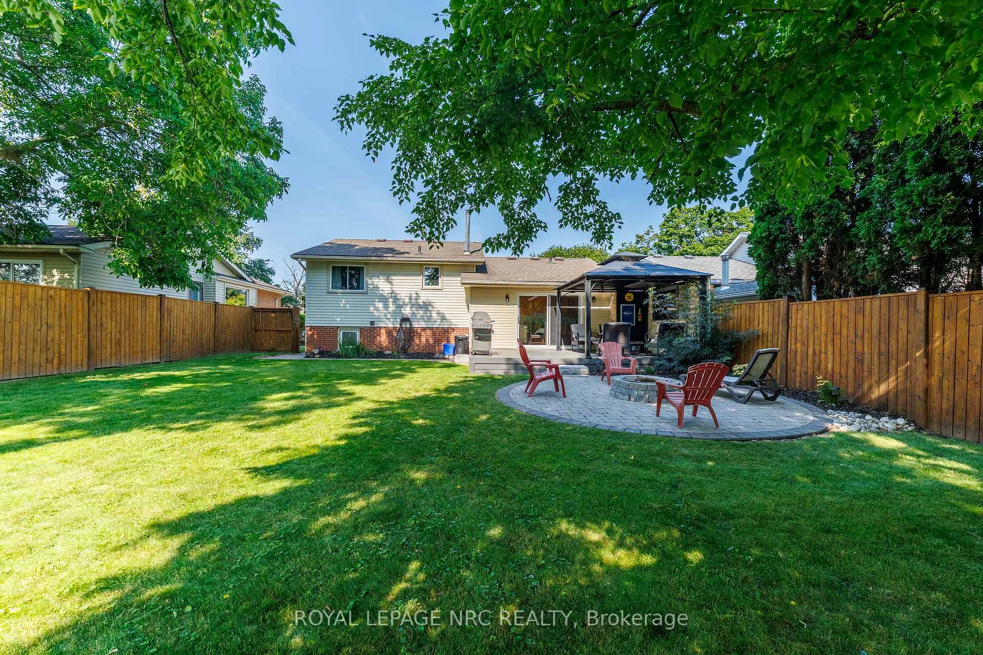 Photo 5 of 12 Willcher Drive, St. Catharines, Lakeshore — HOMEH