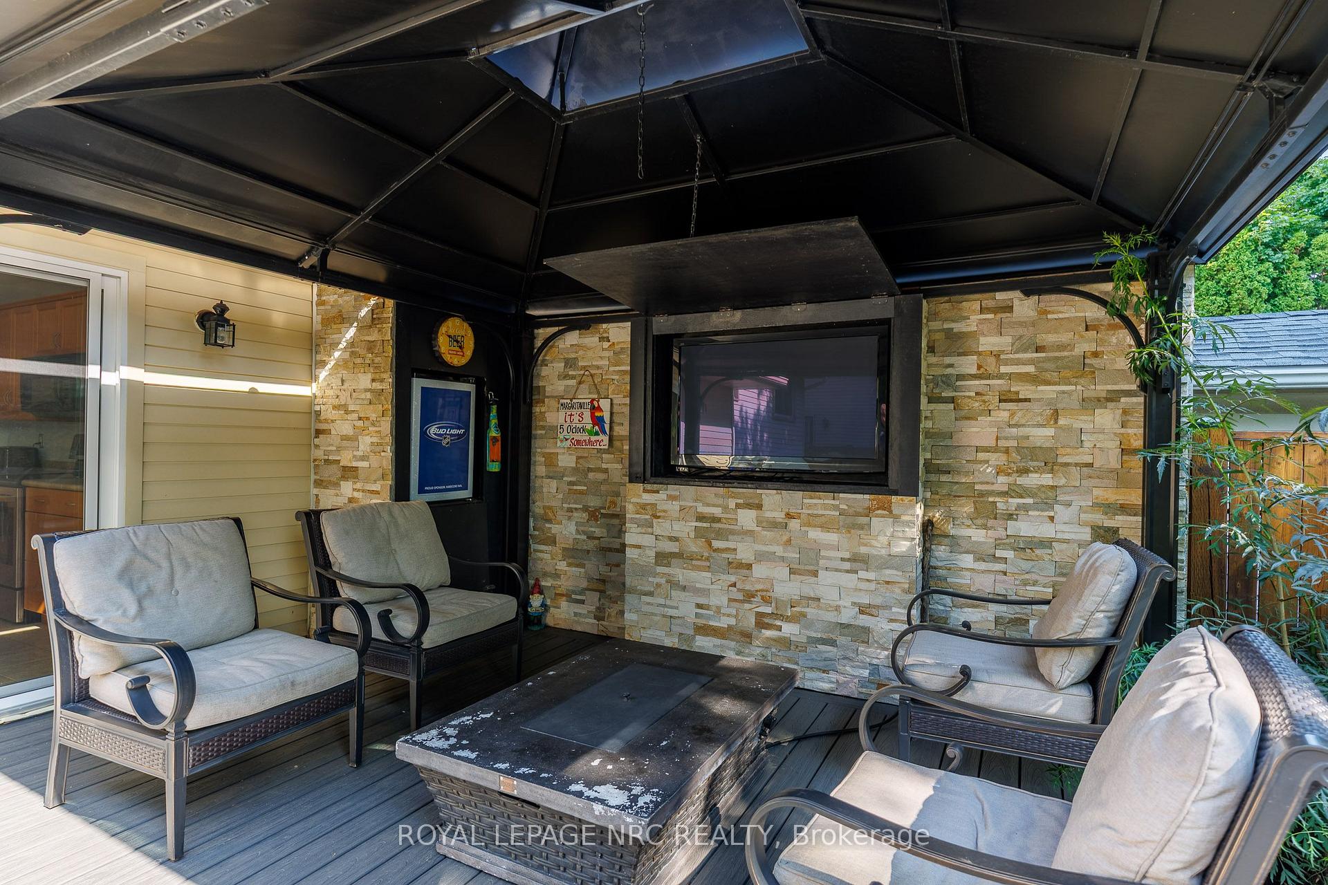 Photo 10 of 12 Willcher Drive, St. Catharines, Lakeshore — HOMEH
