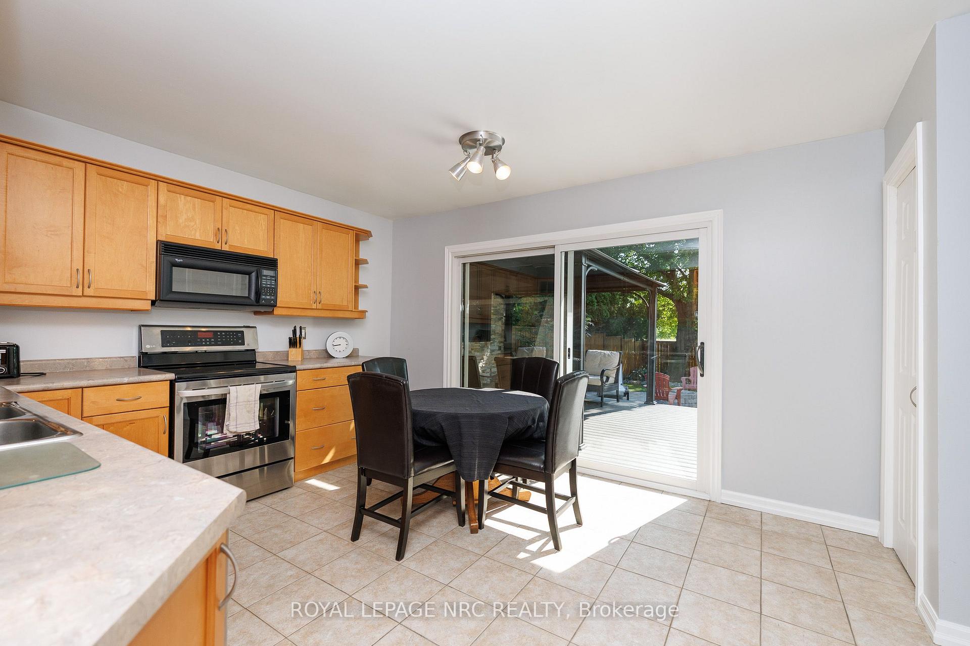 Photo 15 of 12 Willcher Drive, St. Catharines, Lakeshore — HOMEH