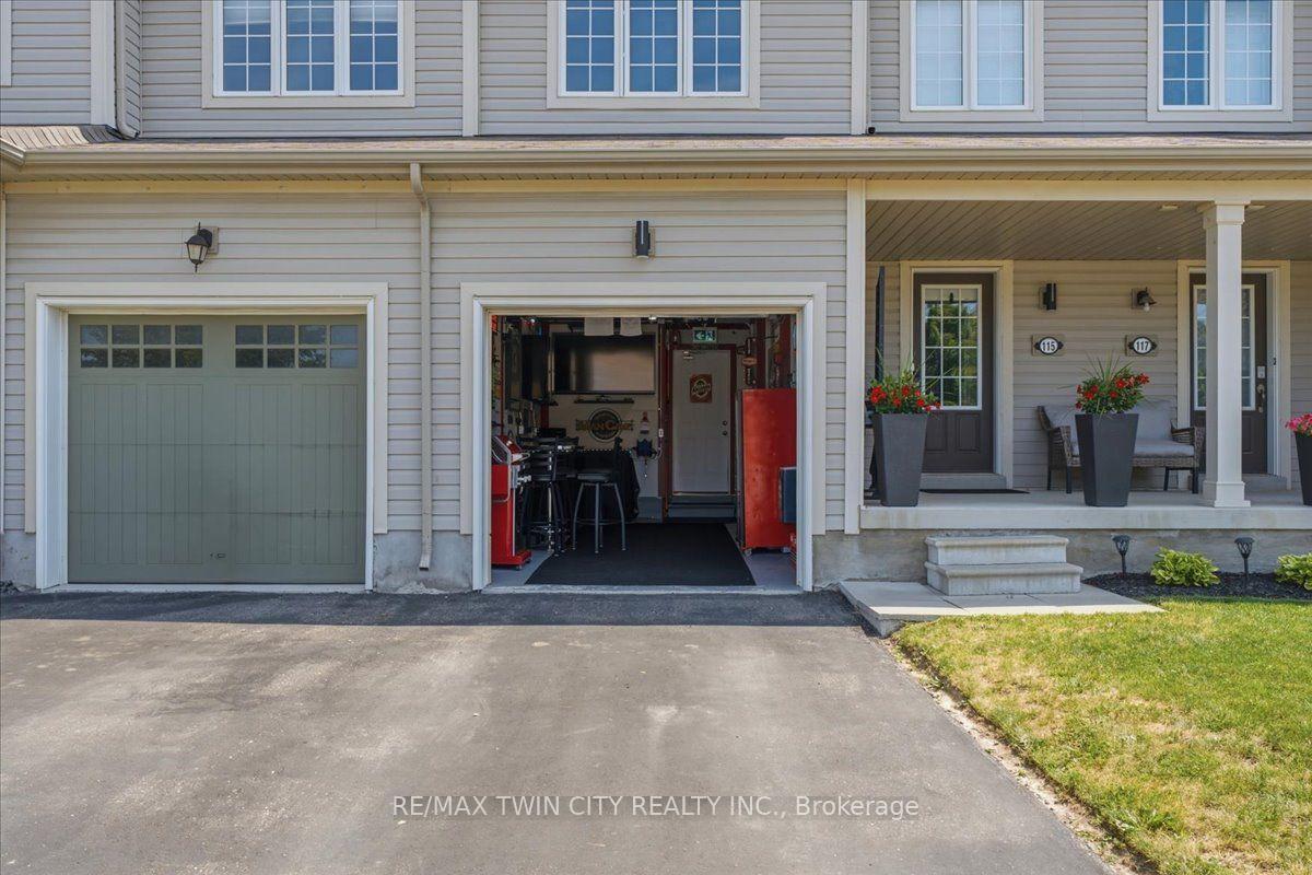 Photo 4 of 115 English Lane, Brantford, Empire South — HOMEH