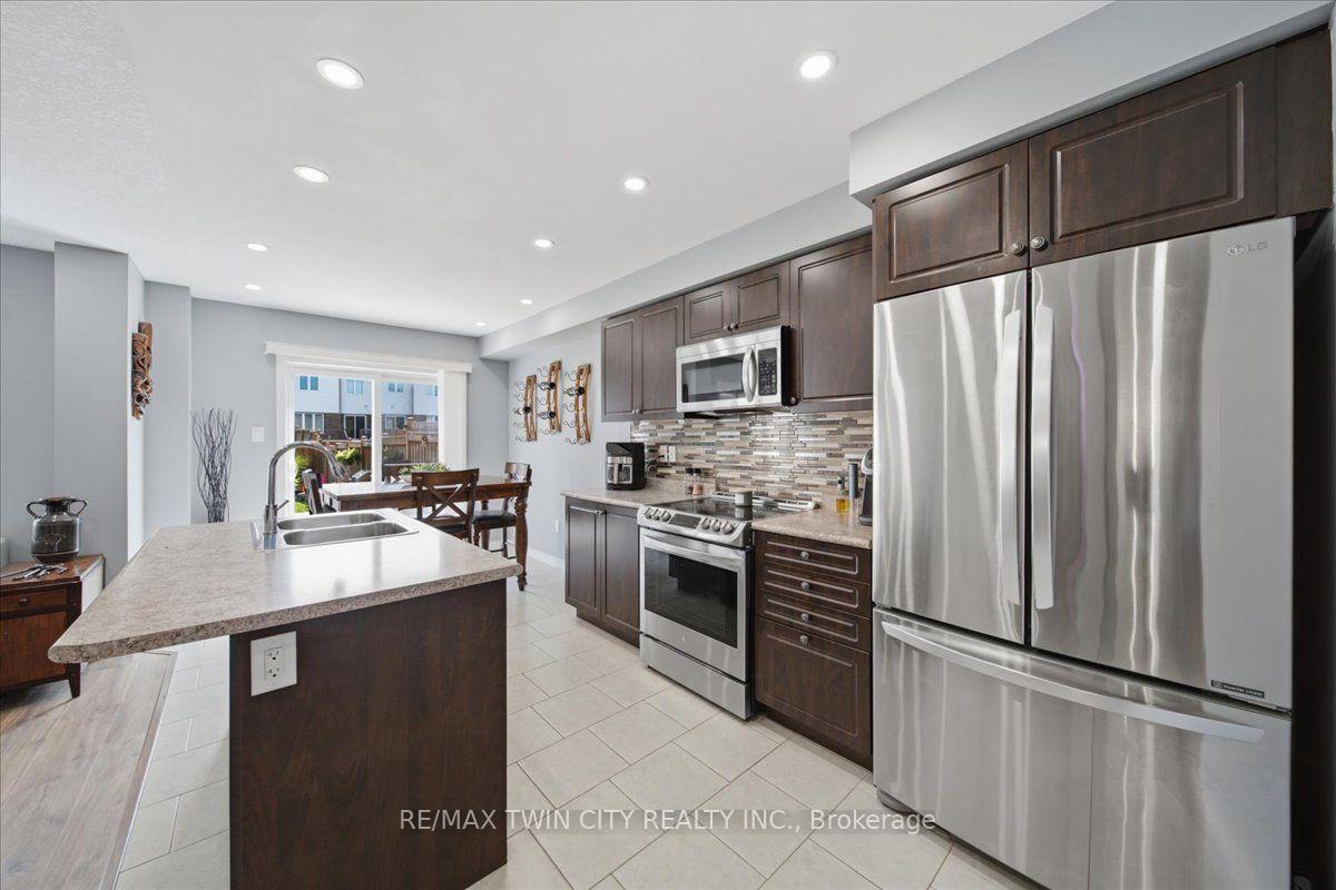 Photo 10 of 115 English Lane, Brantford, Empire South — HOMEH