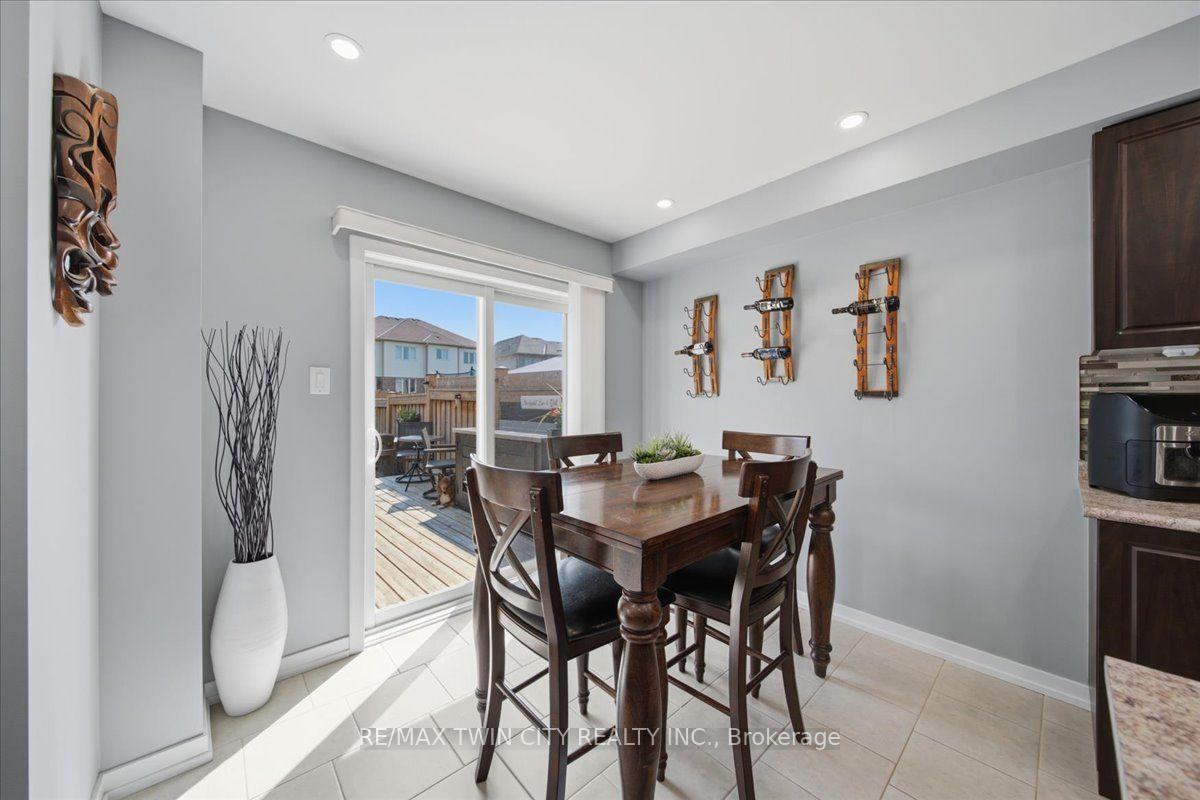 Photo 11 of 115 English Lane, Brantford, Empire South — HOMEH