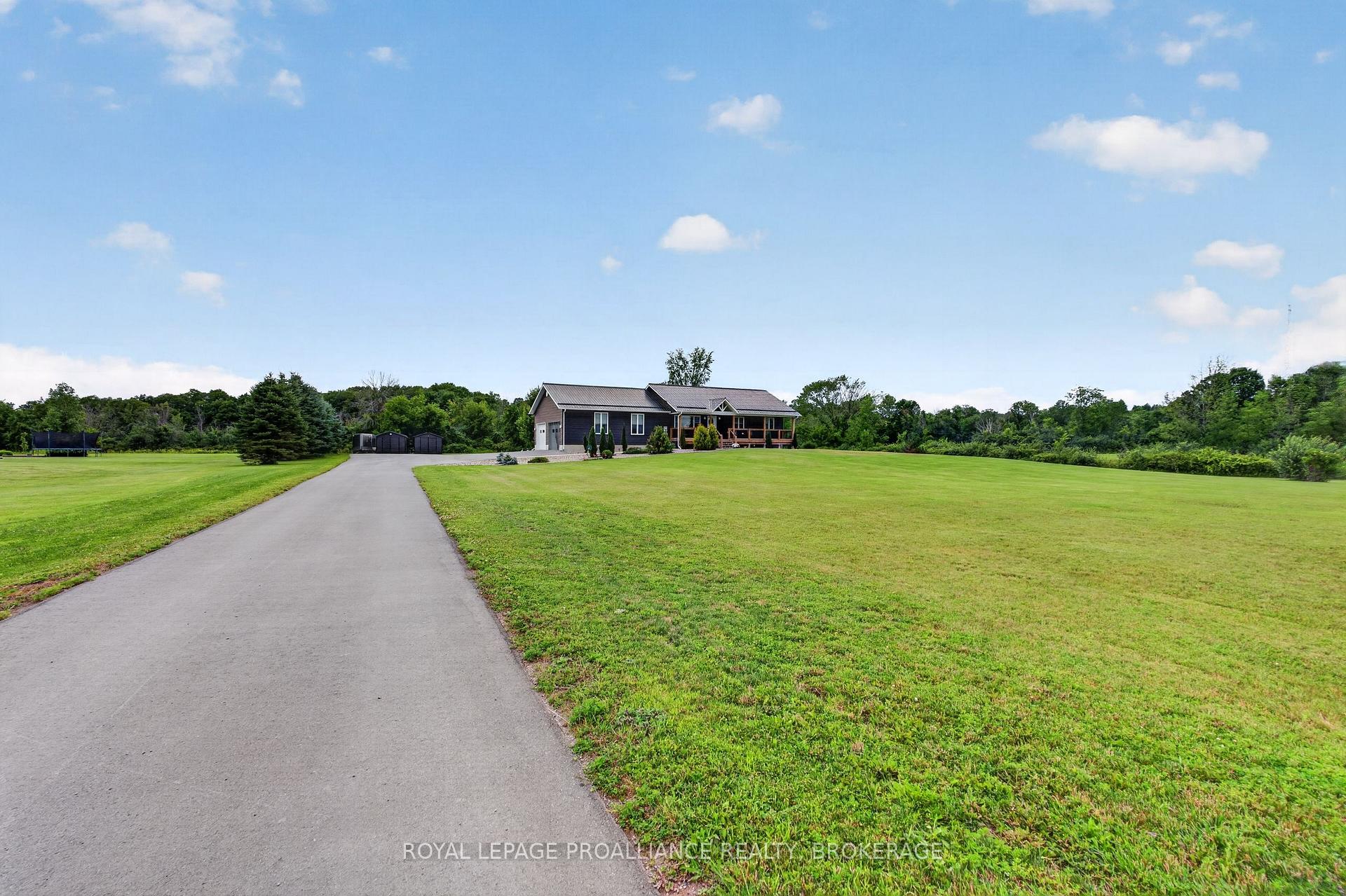 Photo 8 of 3160 McConnell Road, Loyalist, Lennox and Addington - South — HOMEH