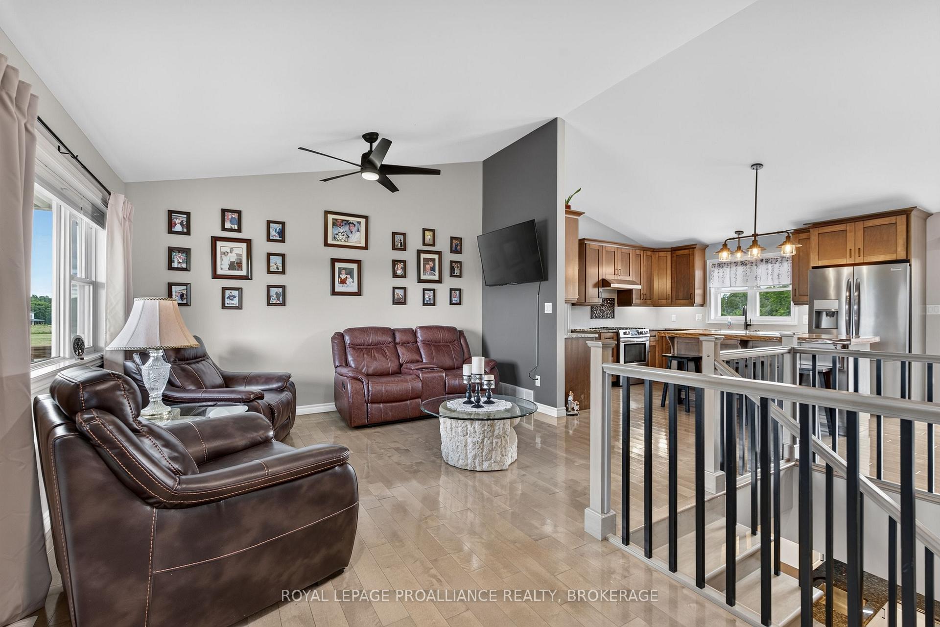 Photo 9 of 3160 McConnell Road, Loyalist, Lennox and Addington - South — HOMEH