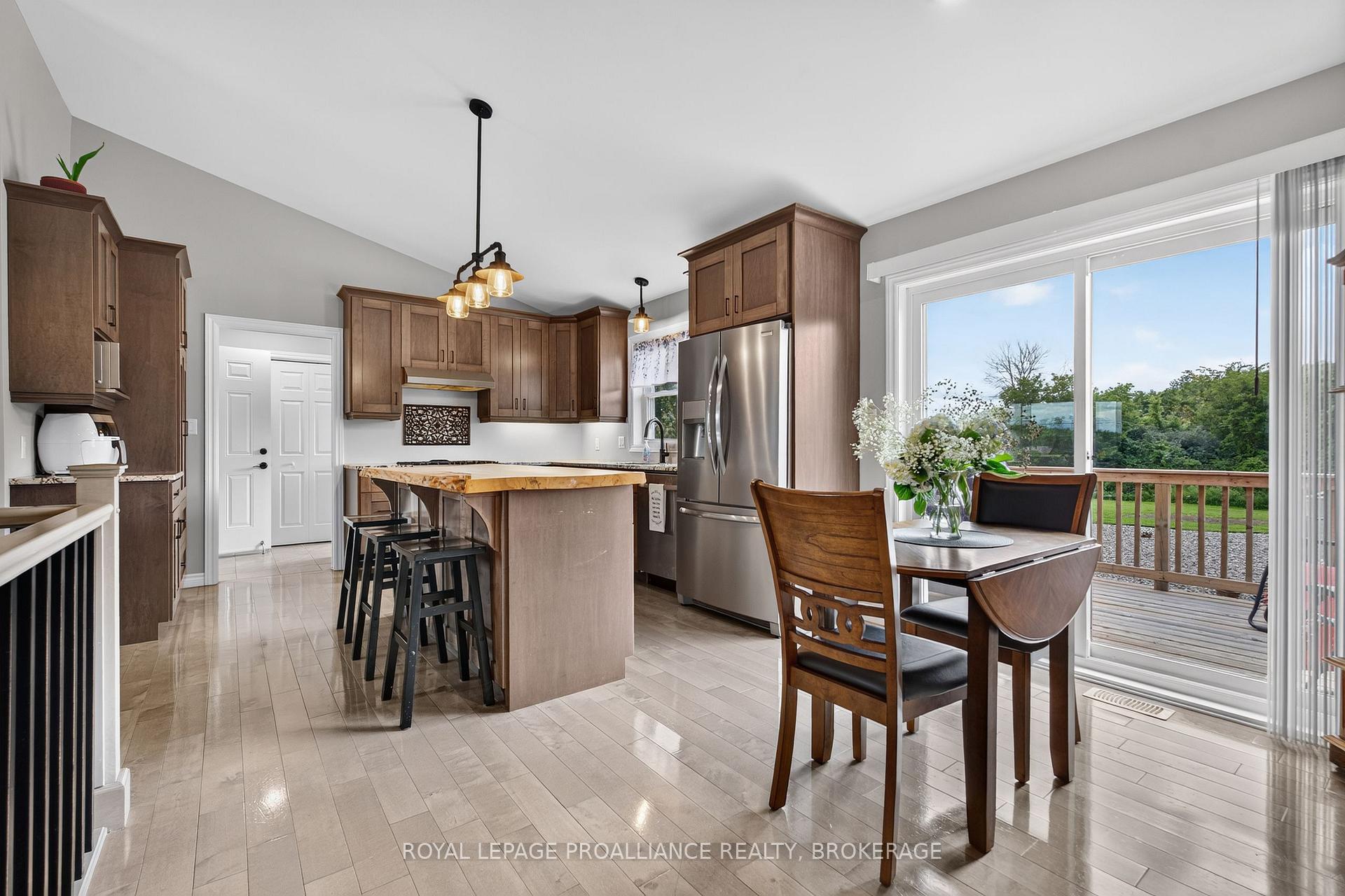 Photo 12 of 3160 McConnell Road, Loyalist, Lennox and Addington - South — HOMEH