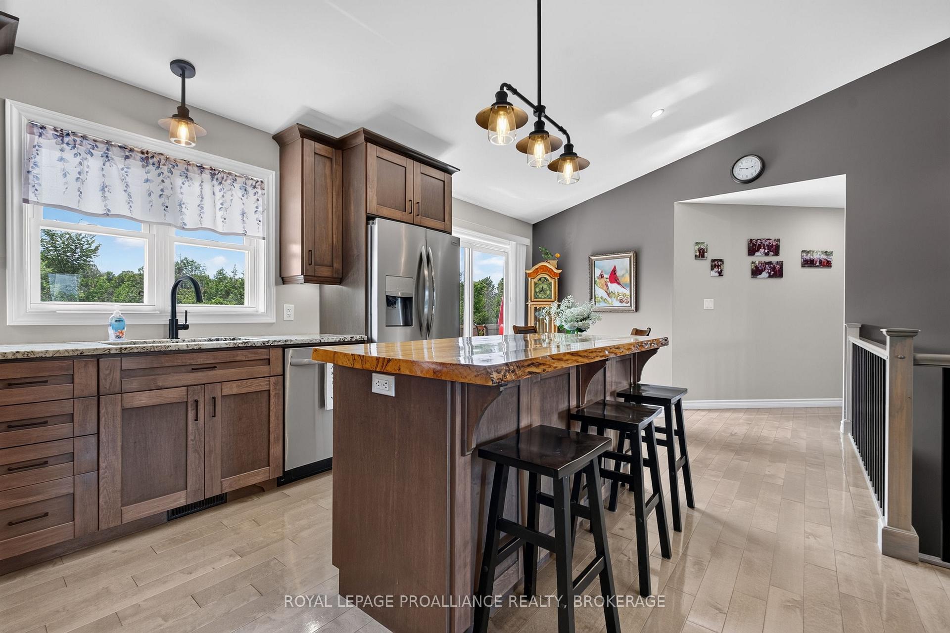 Photo 15 of 3160 McConnell Road, Loyalist, Lennox and Addington - South — HOMEH