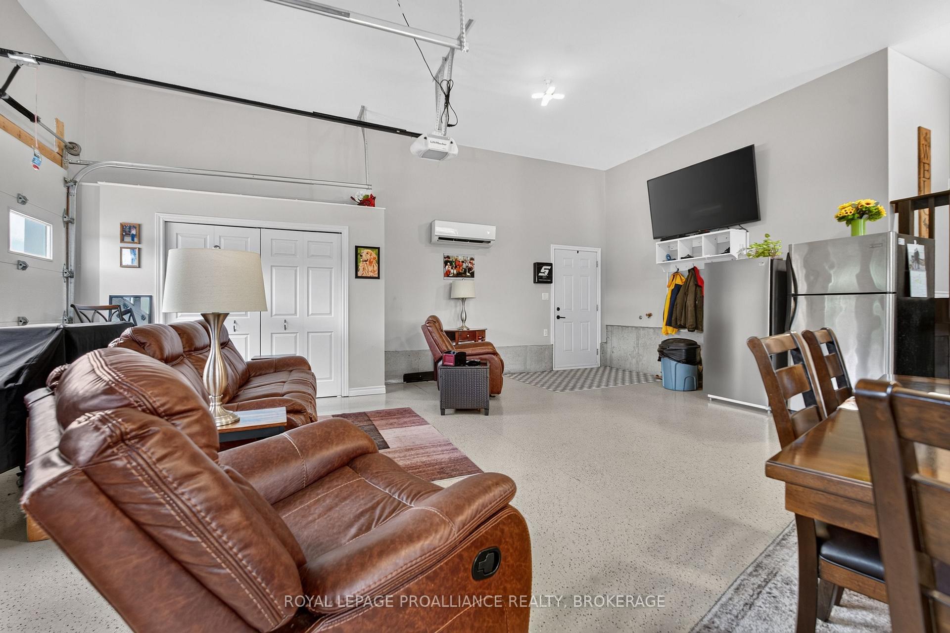 Photo 37 of 3160 McConnell Road, Loyalist, Lennox and Addington - South — HOMEH