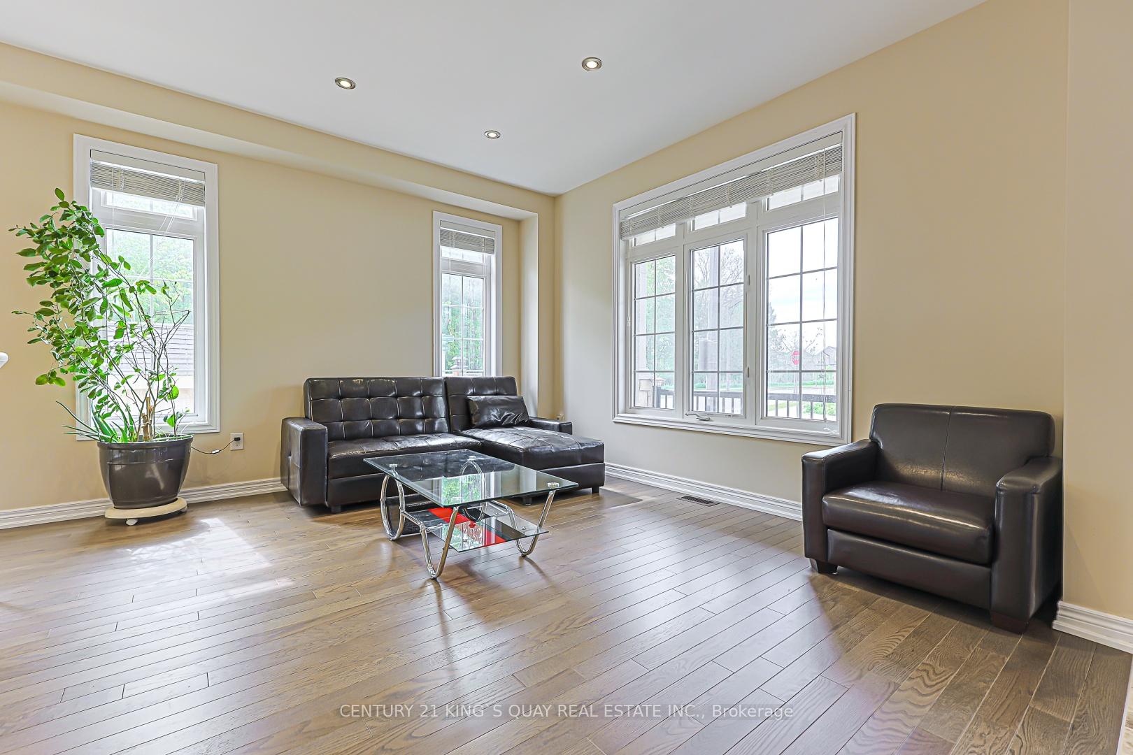 Photo 3 of 1 Bloom Street, Markham, Cornell — HOMEH