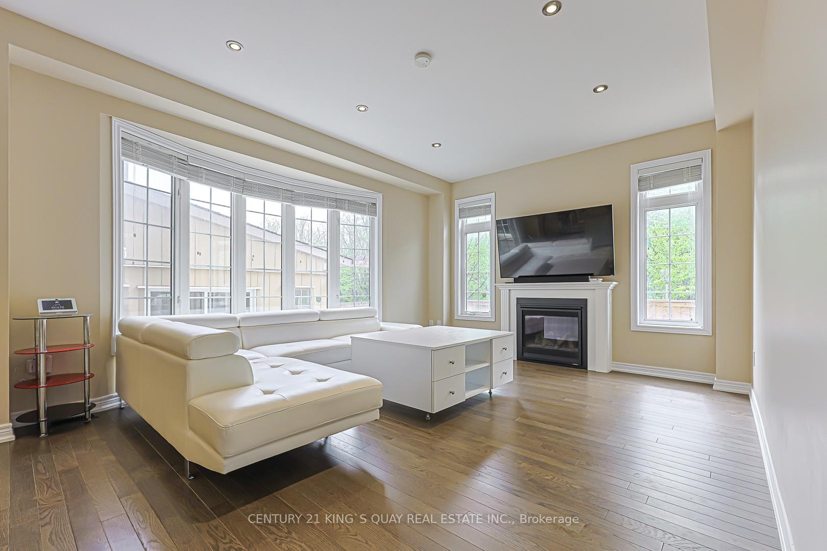 Photo 6 of 1 Bloom Street, Markham, Cornell — HOMEH