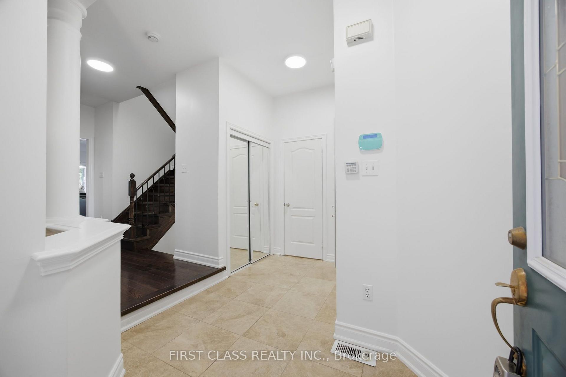 Photo 3 of 99 Nottingham Drive, Richmond Hill, Westbrook — HOMEH
