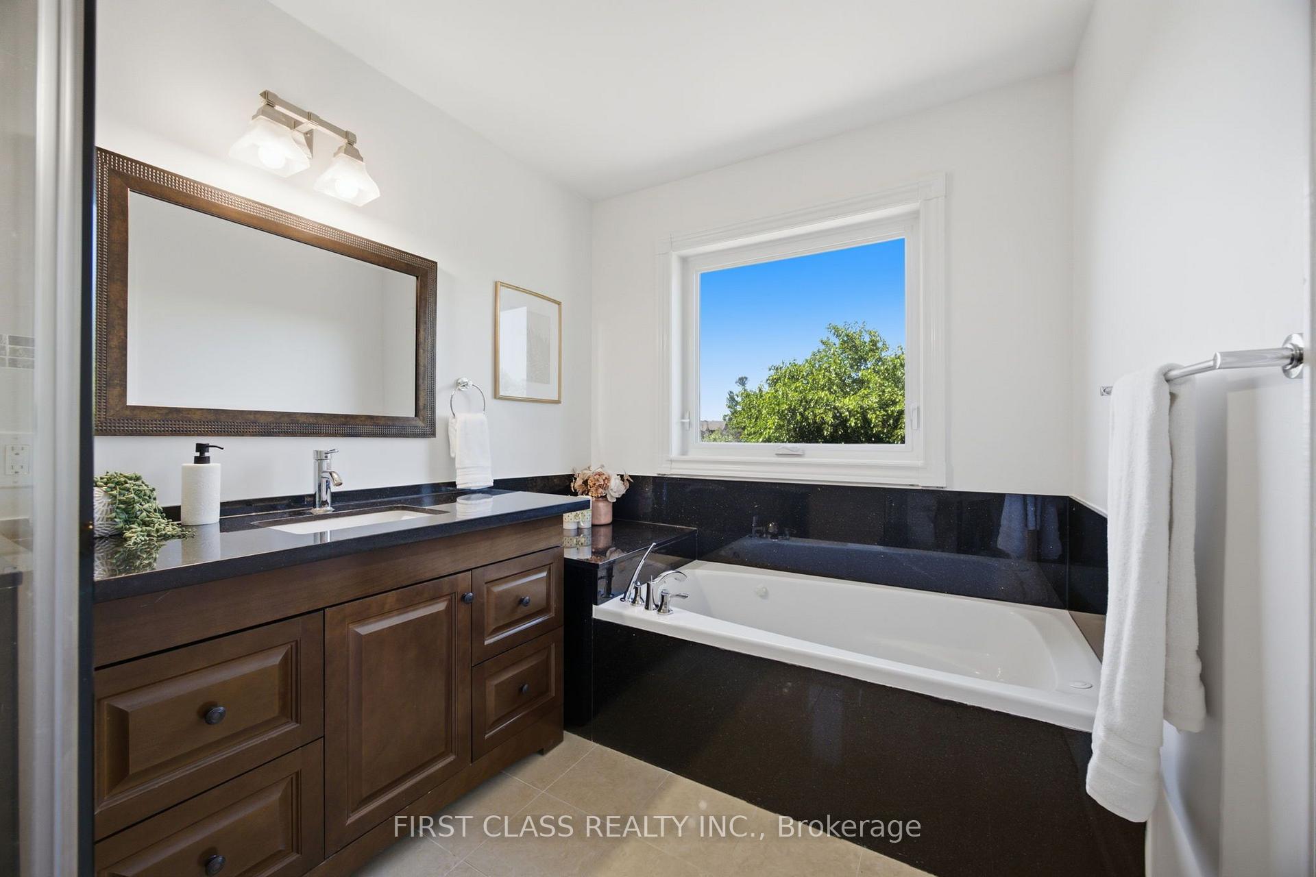 Photo 34 of 99 Nottingham Drive, Richmond Hill, Westbrook — HOMEH